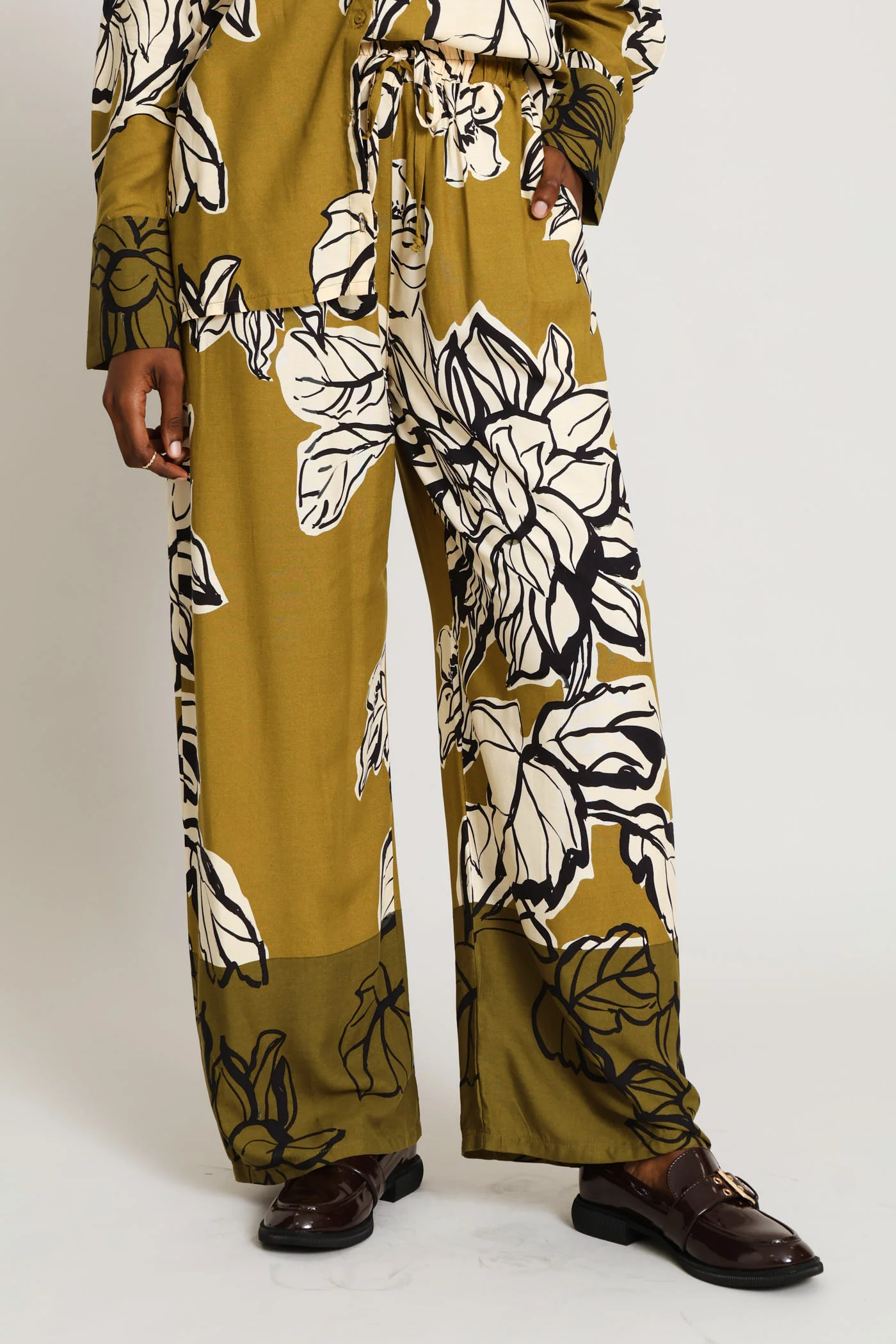 Pull On Statement Floral Wideleg Pants With Pockets - Multi - Image 2