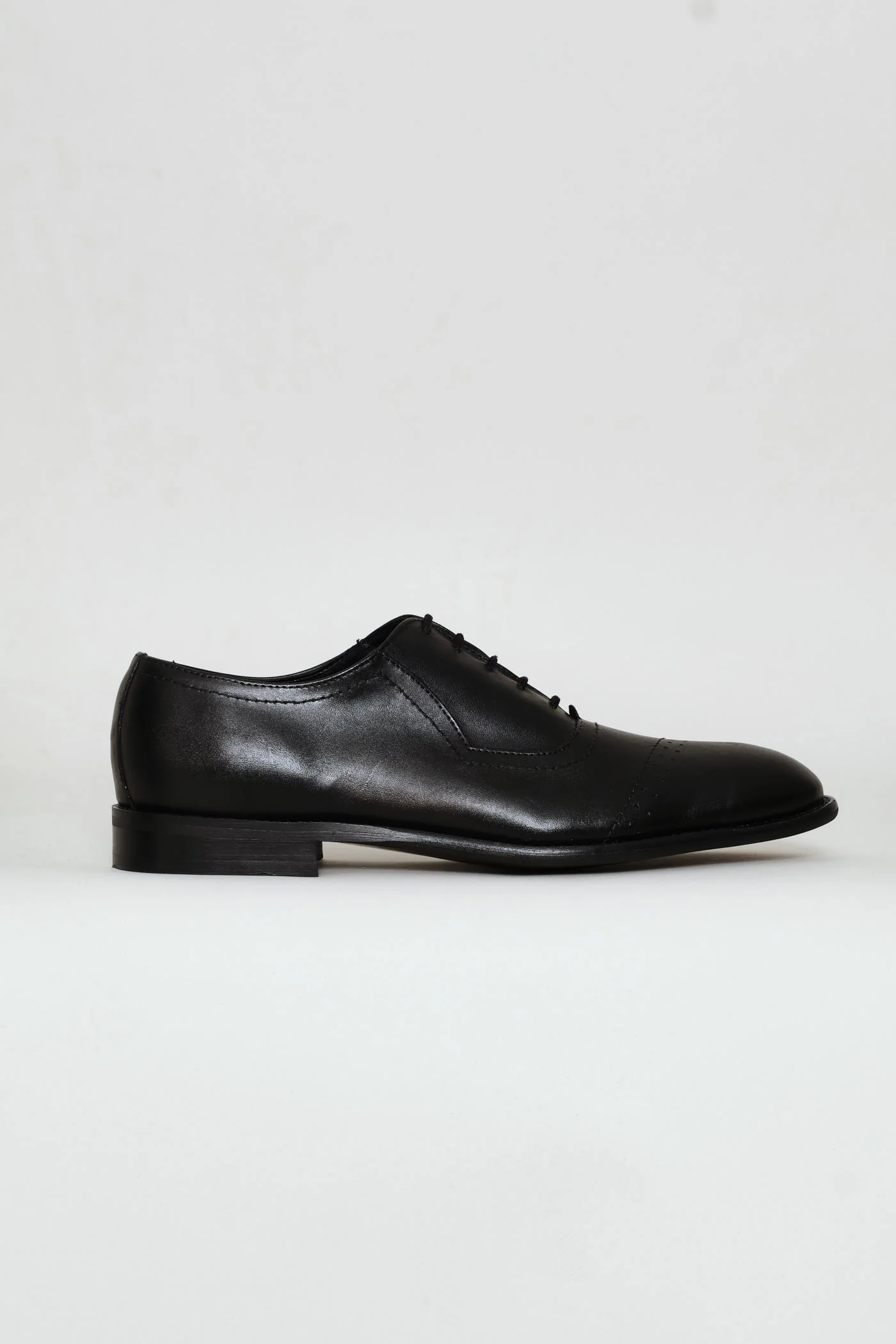 Punched Detail Oxford Lace Up Shoe - Black - Image 4