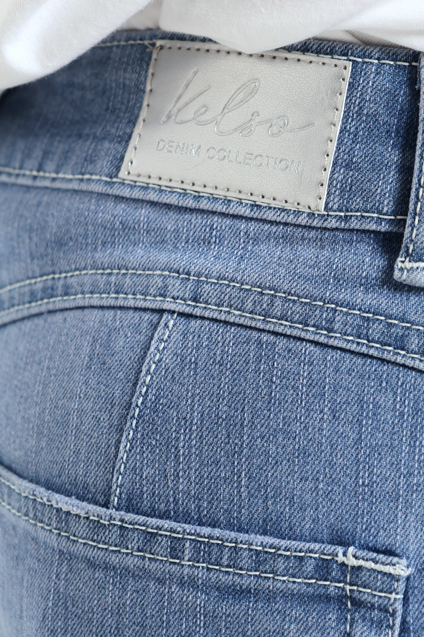 Push-Up Stretch Abrased Mom Jean - Stonewash - Image 2