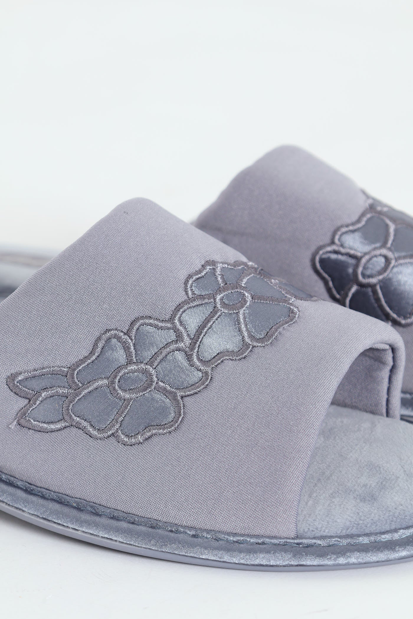 Quilted Open Toe Slipper With Flower Detail - Grey - Image 3