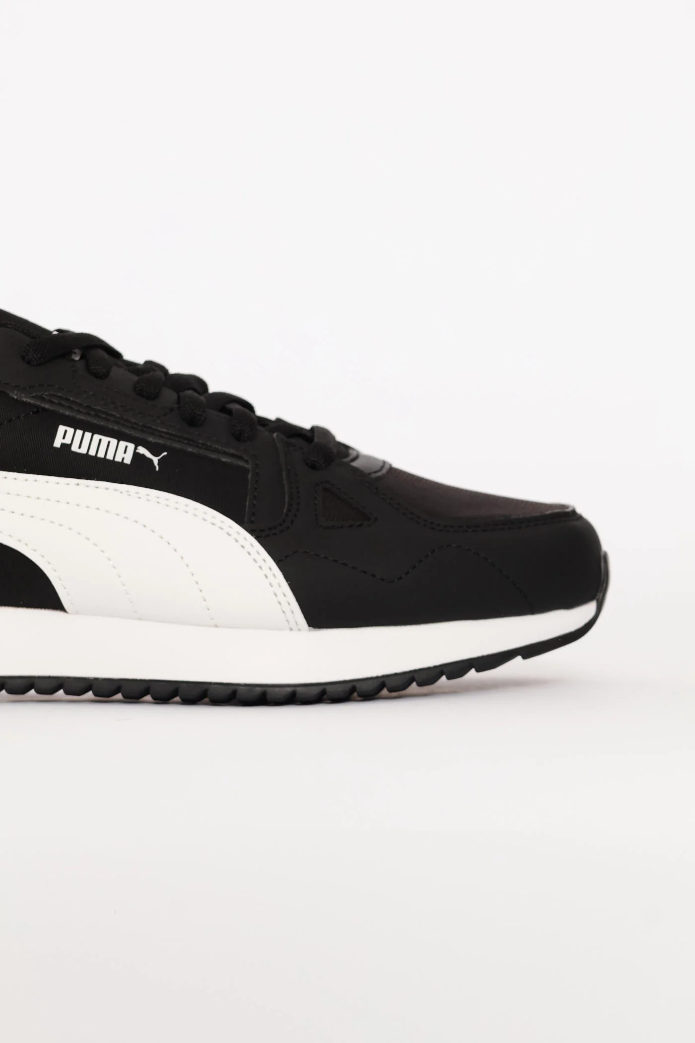 R78 Cyclone Retro Trainer - Black - Image 5