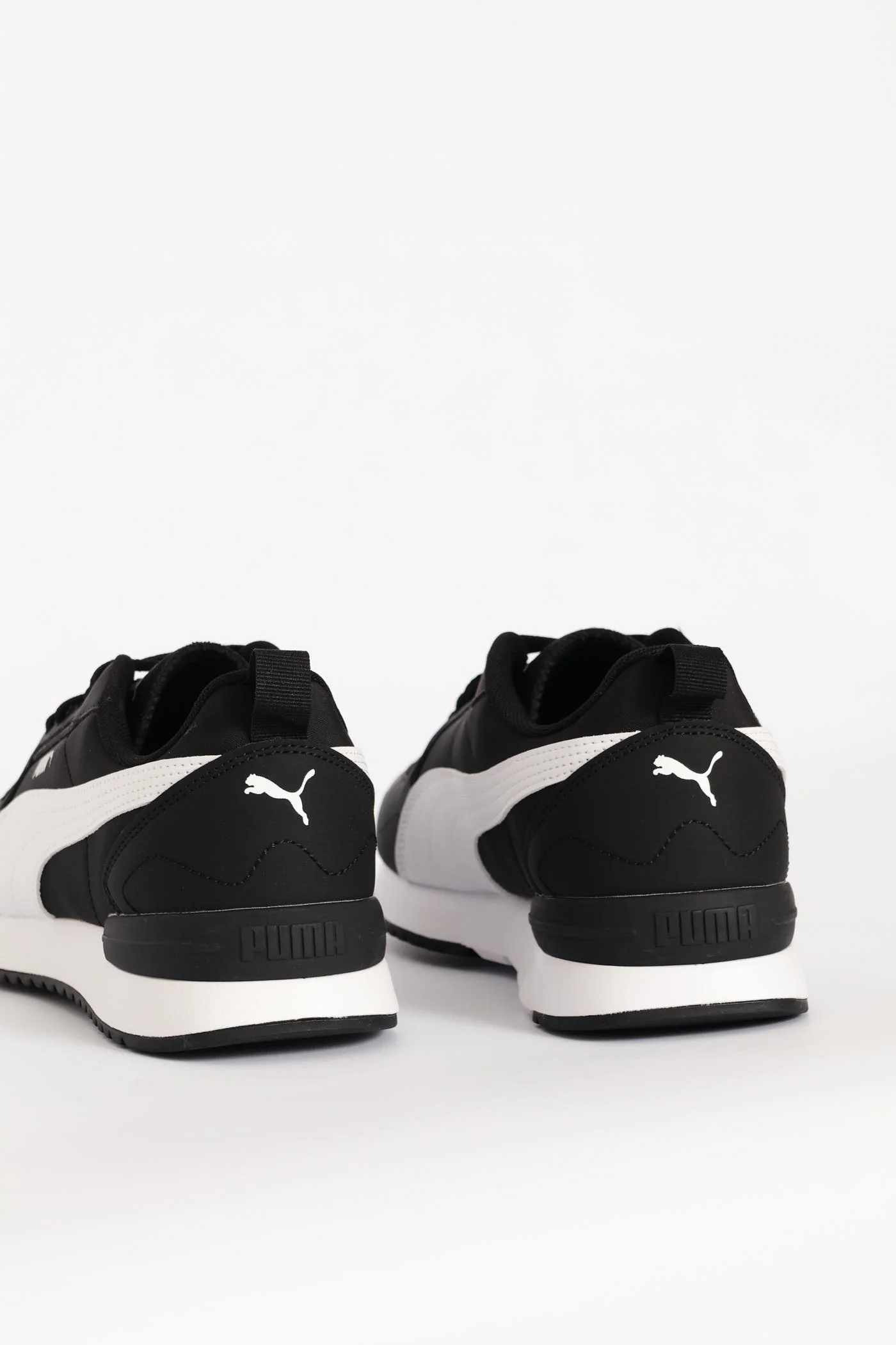 R78 Cyclone Retro Trainer - Black - Image 6