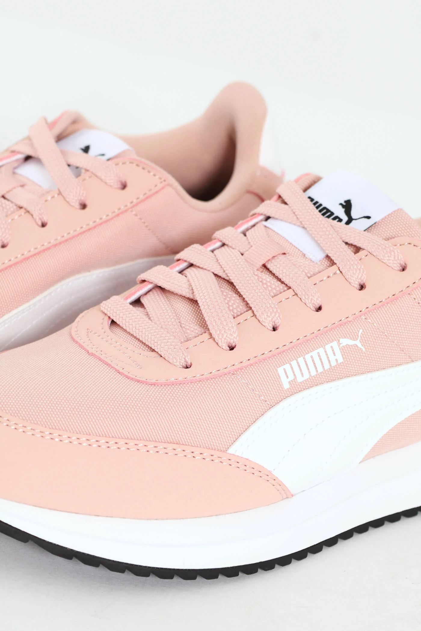R78 Lightwind Sneaker - Rose - Image 2