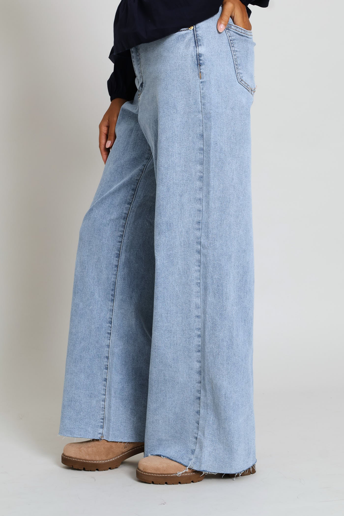Raw Hem Eyelet Belted Wide Leg Ankle Grazer Denim - Light Wash - Image 10