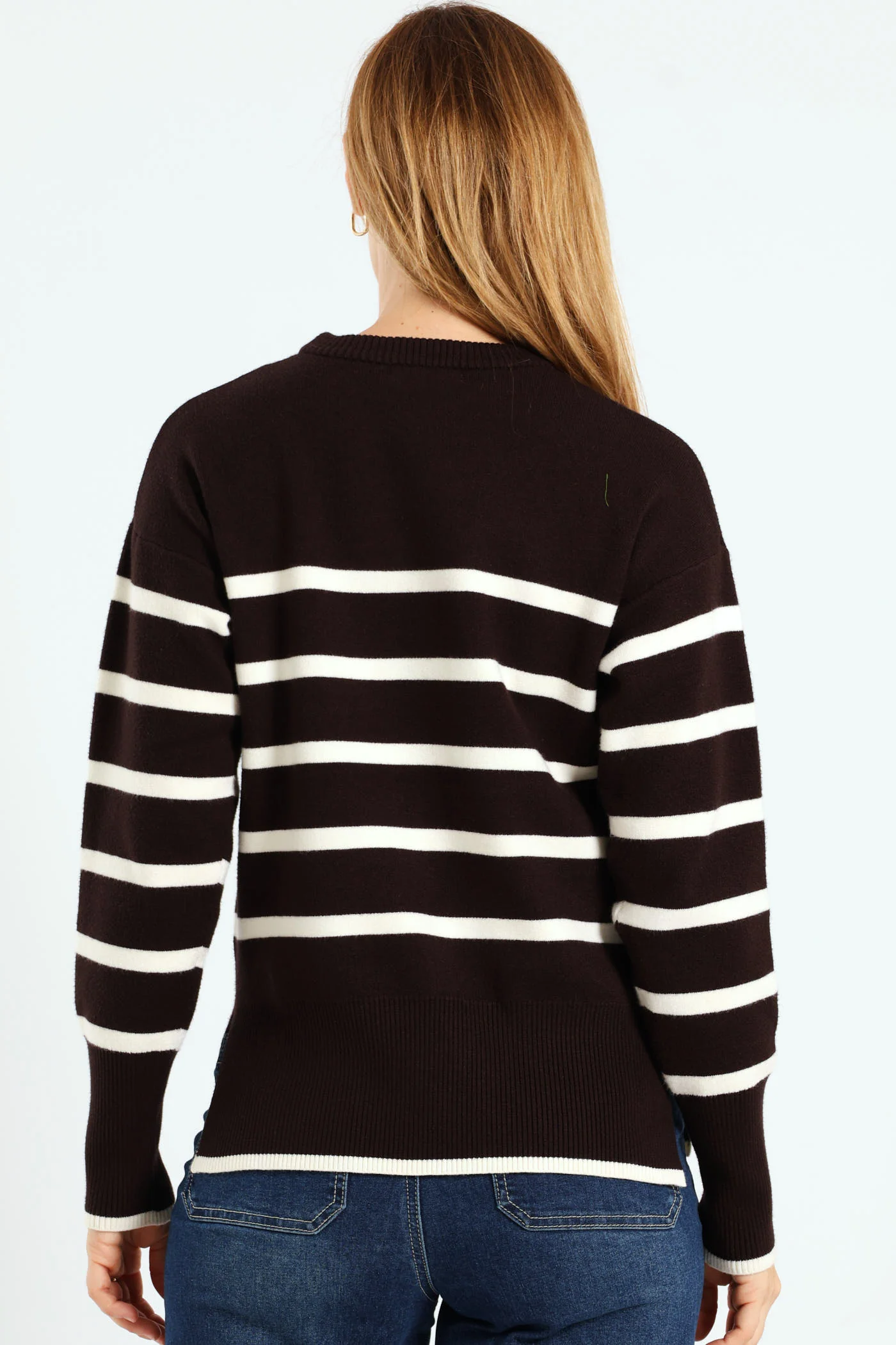 Relaxed Chevron Pullover With Slits & Tipping - Chocolate - Image 3