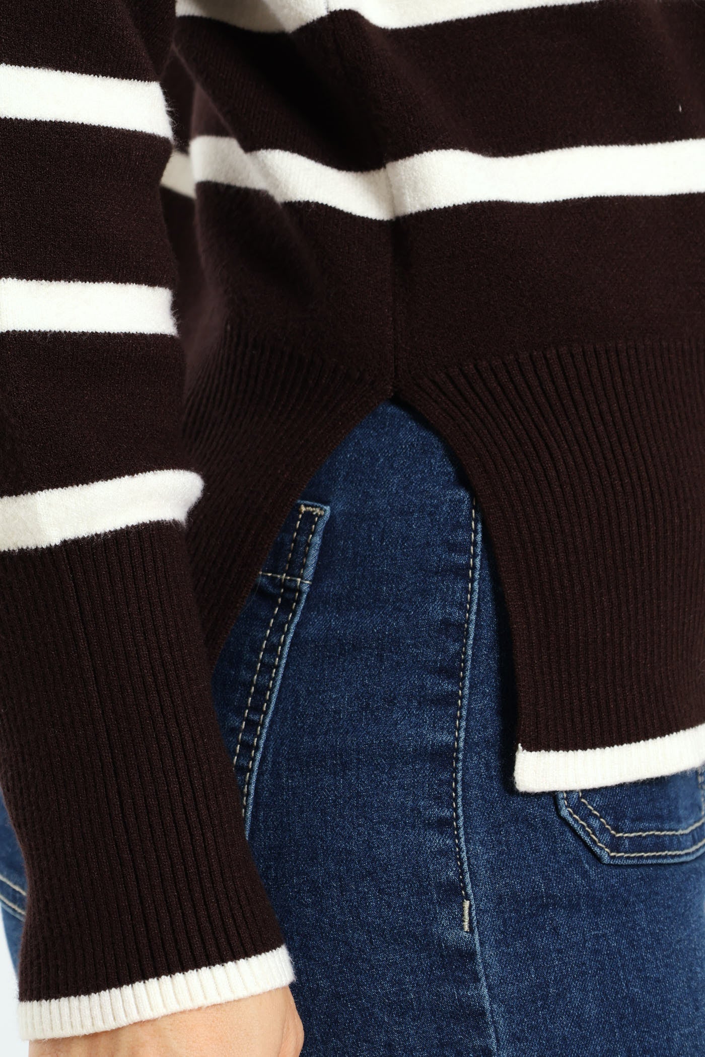 Relaxed Chevron Pullover With Slits & Tipping - Chocolate - Image 4