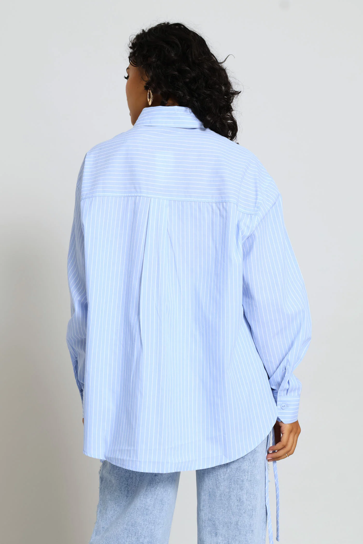 Relaxed Curved Hem Tie Detail Poplin Shirt - White/Light Blue - Image 6