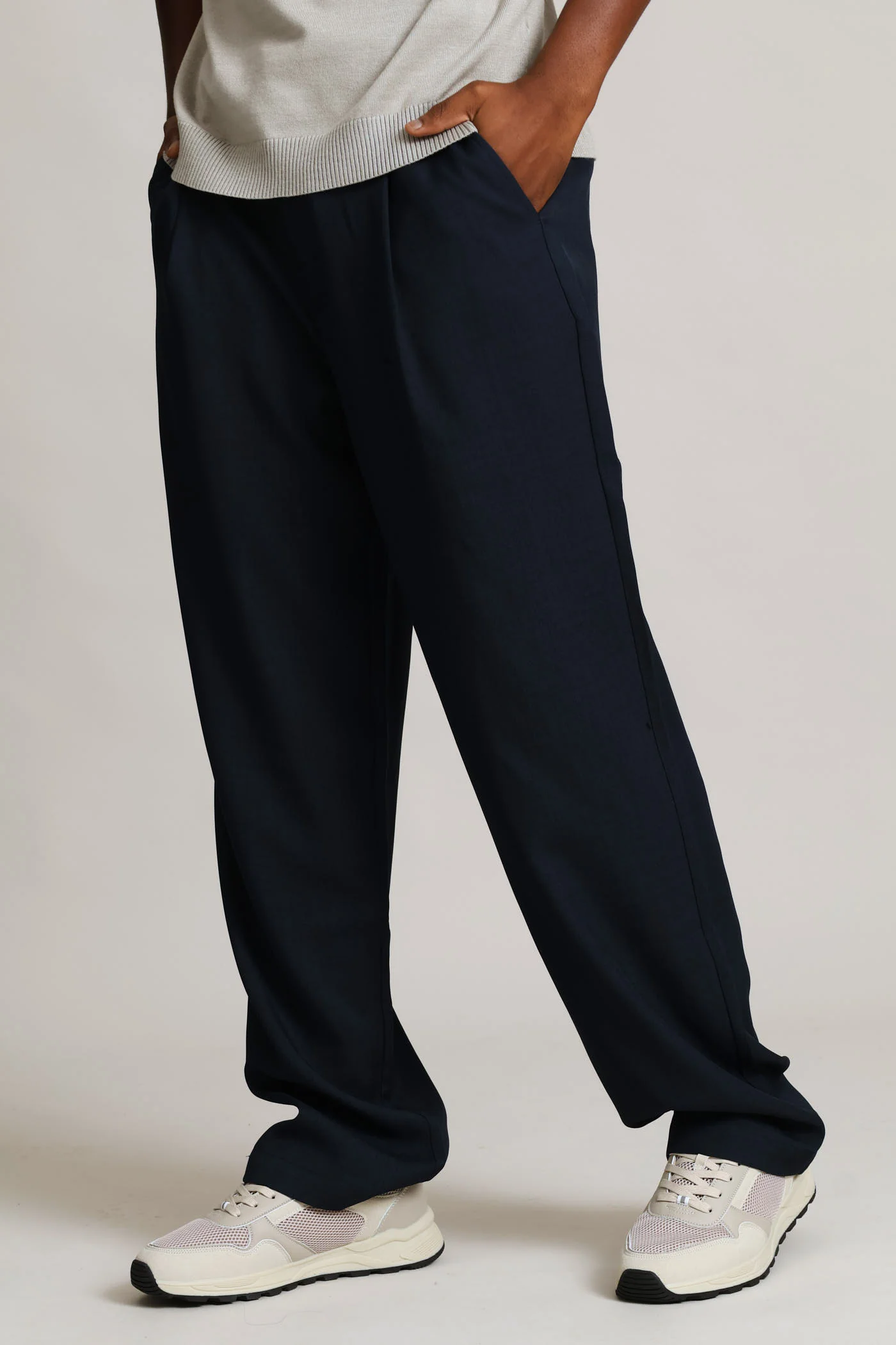 Relaxed Pleated Trouser - Navy - Image 2
