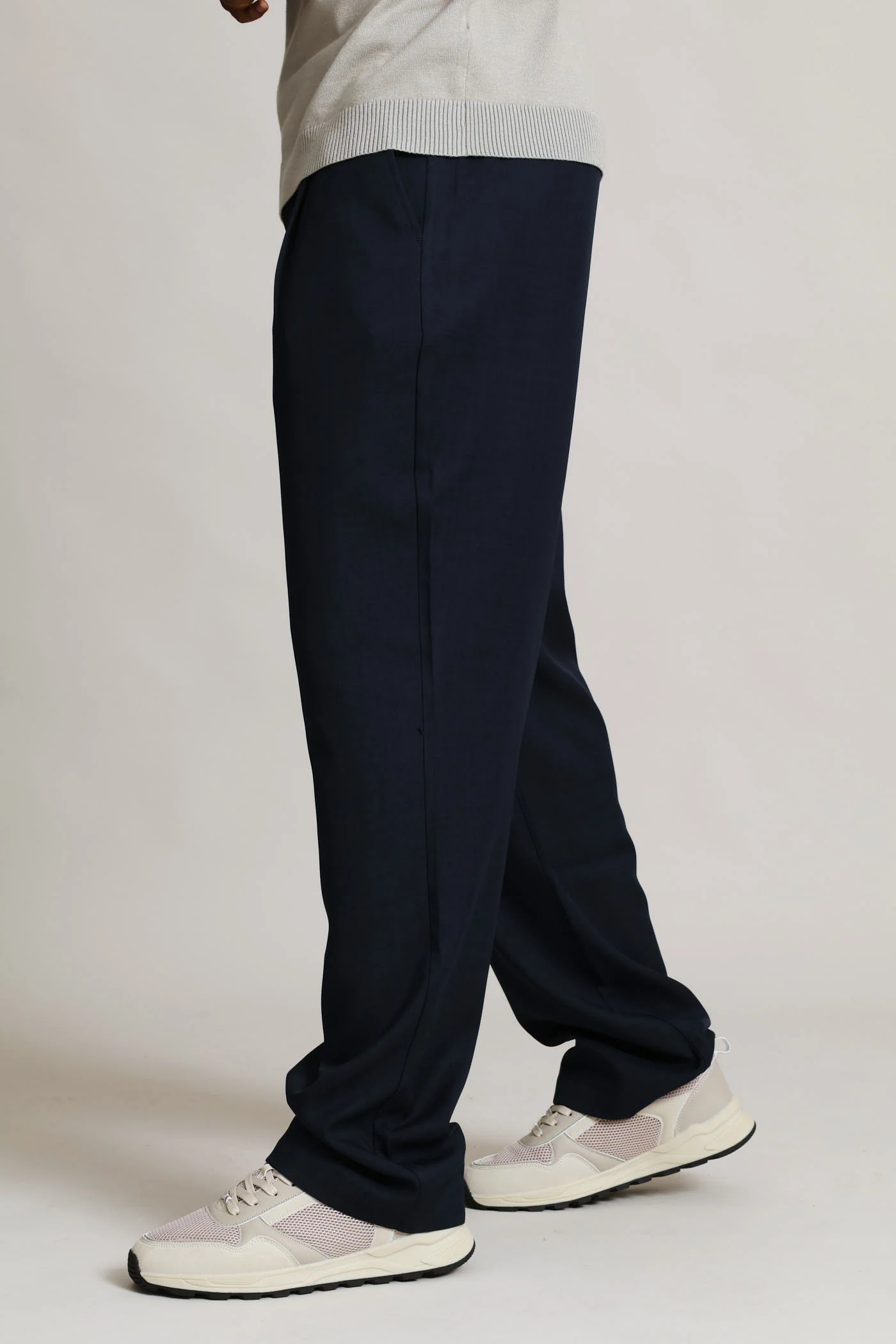 Relaxed Pleated Trouser - Navy - Image 4