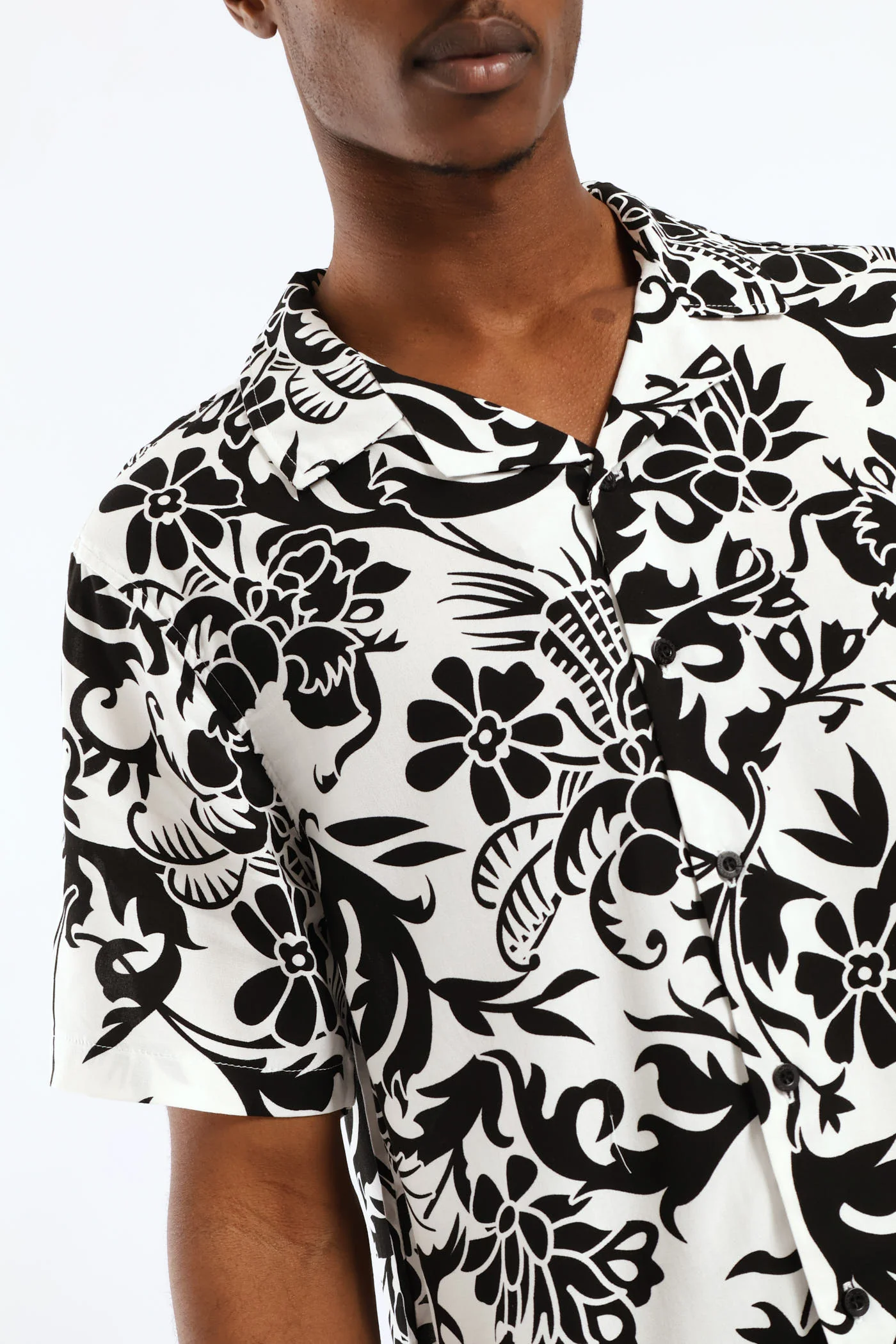 Resort Viscose Shirt - White/Black - Image 2