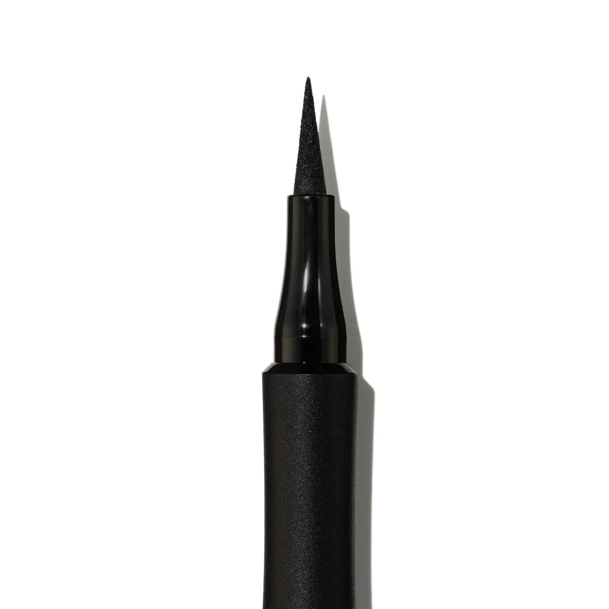 ColorStay Sharp Line Liquid Eyeliner - Image 3