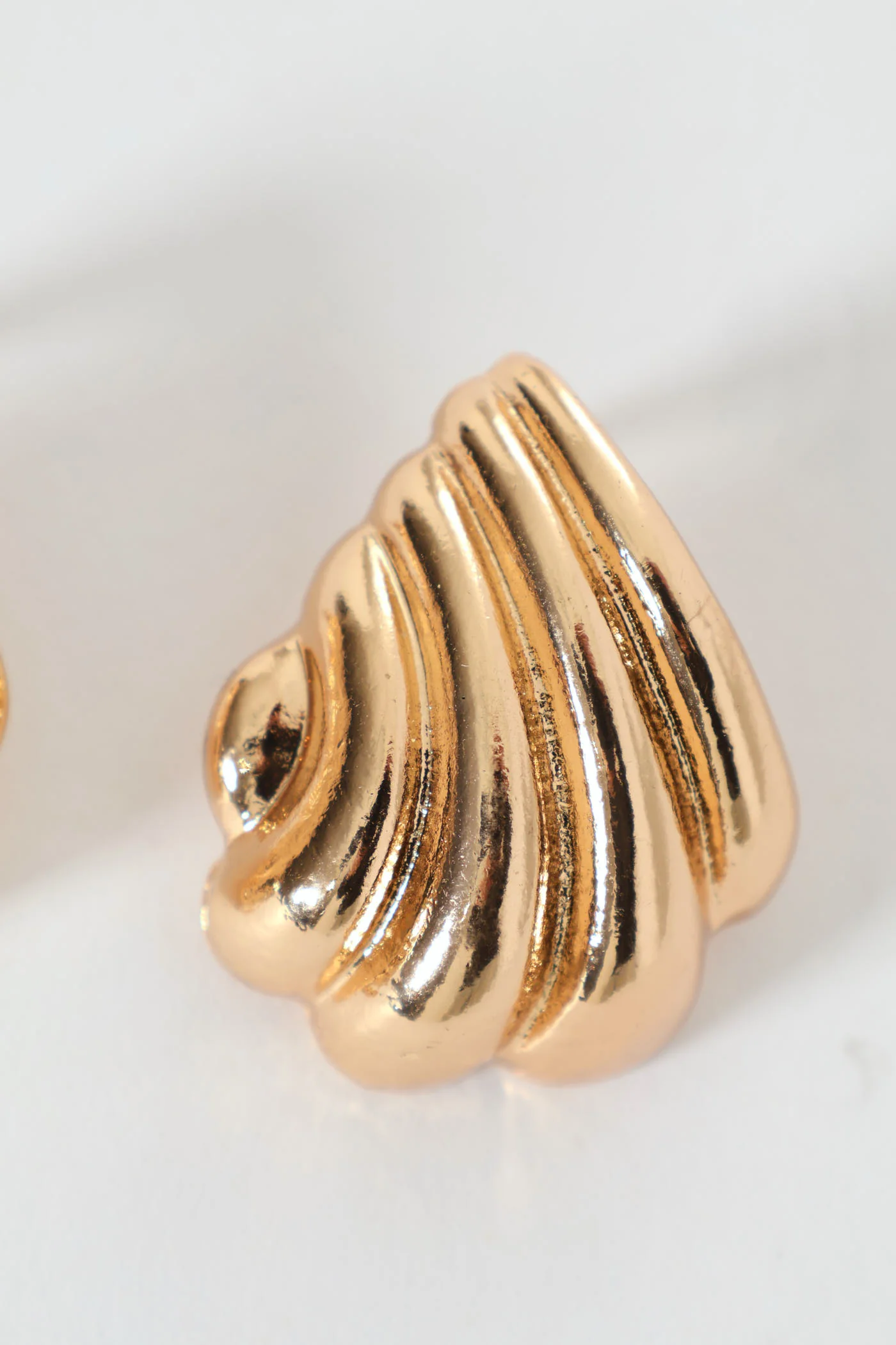 Rib Pattern Stud Earrings - Gold - Image 2
