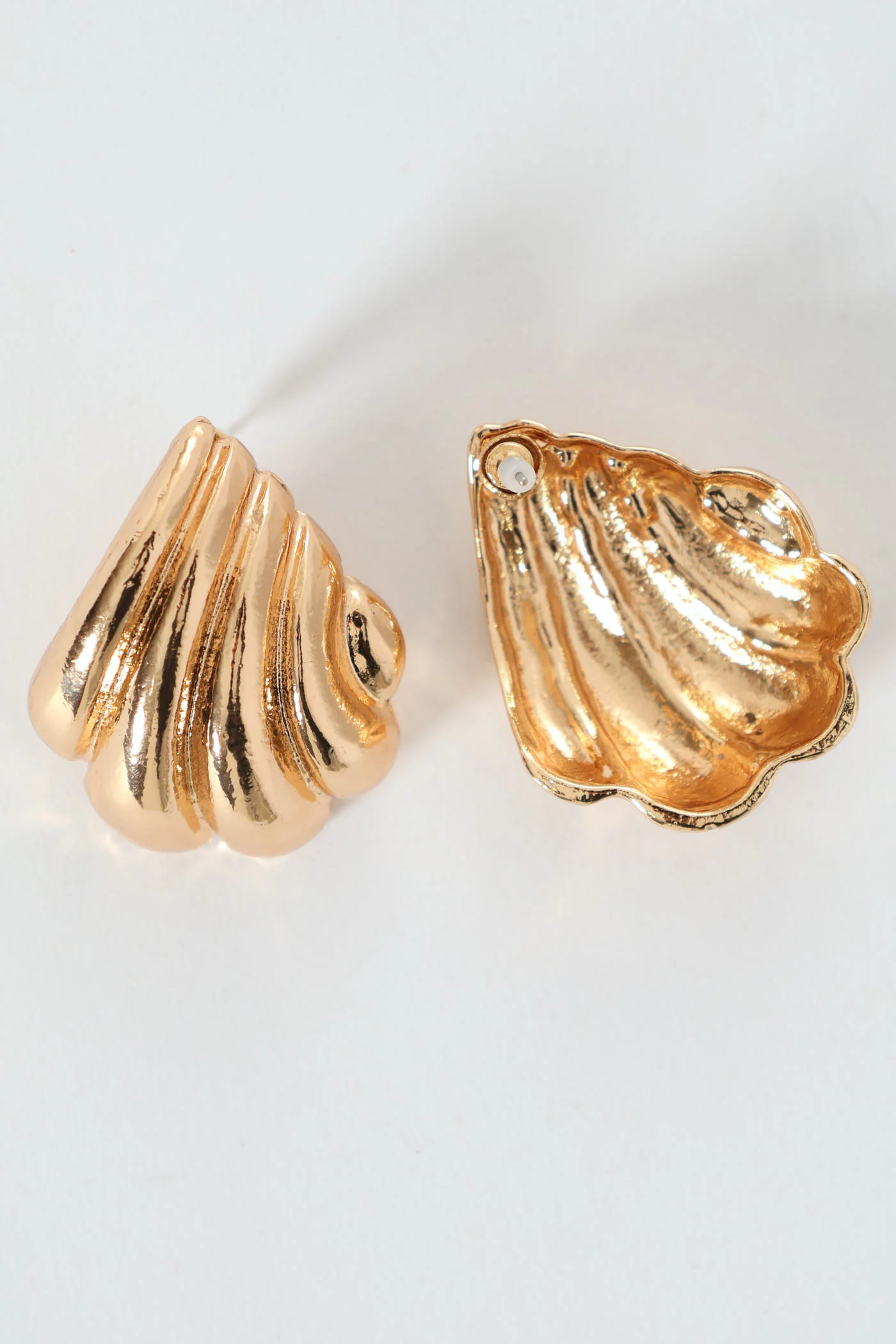 Rib Pattern Stud Earrings - Gold - Image 3