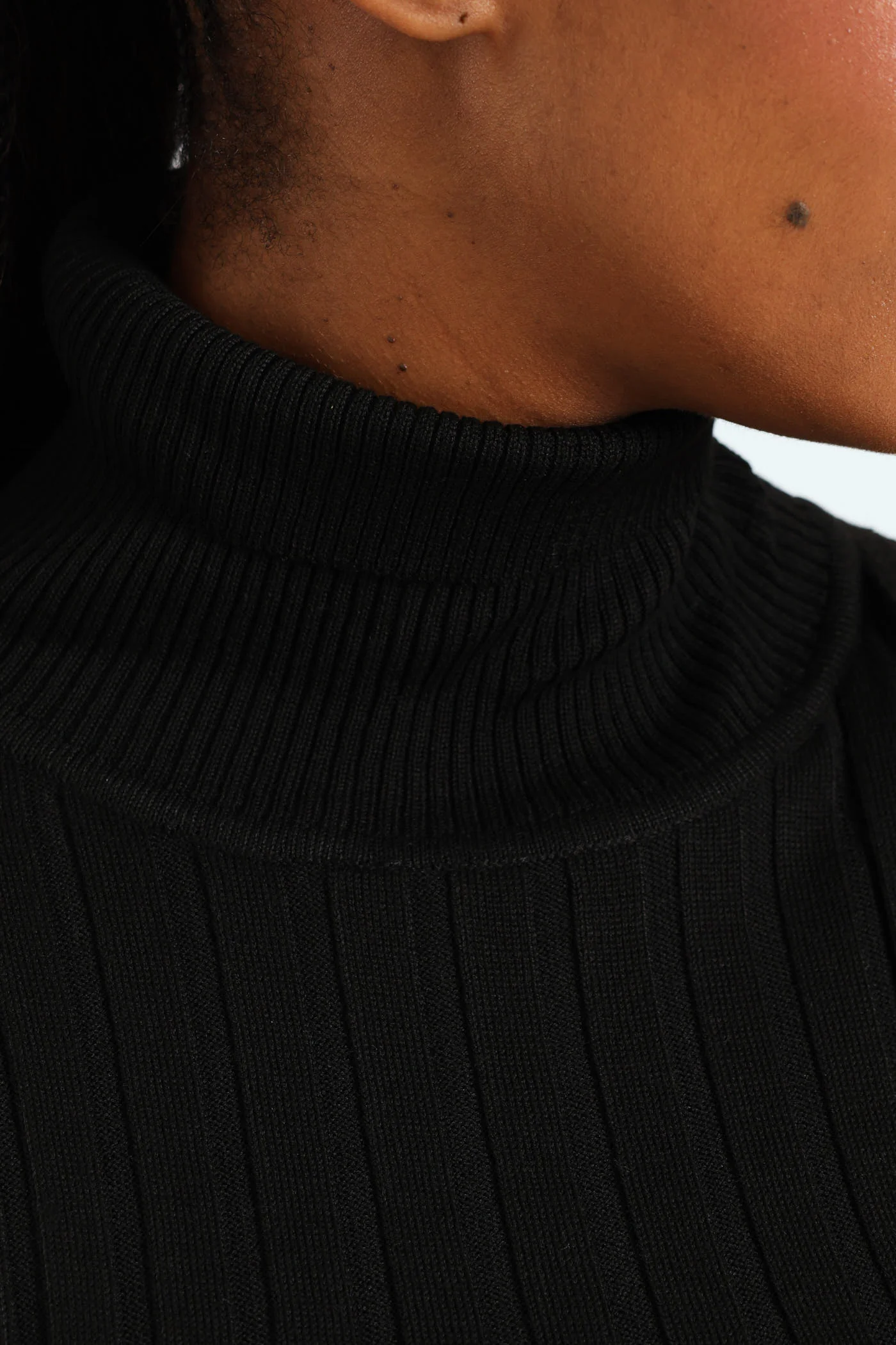 Ribbed Plain Poloneck - Black - Image 2