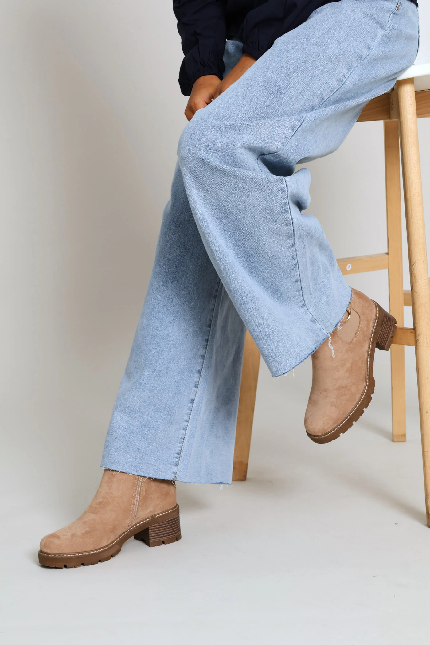 Ring Detail Chunky Suede Chelsea Boot - Taupe - Image 10