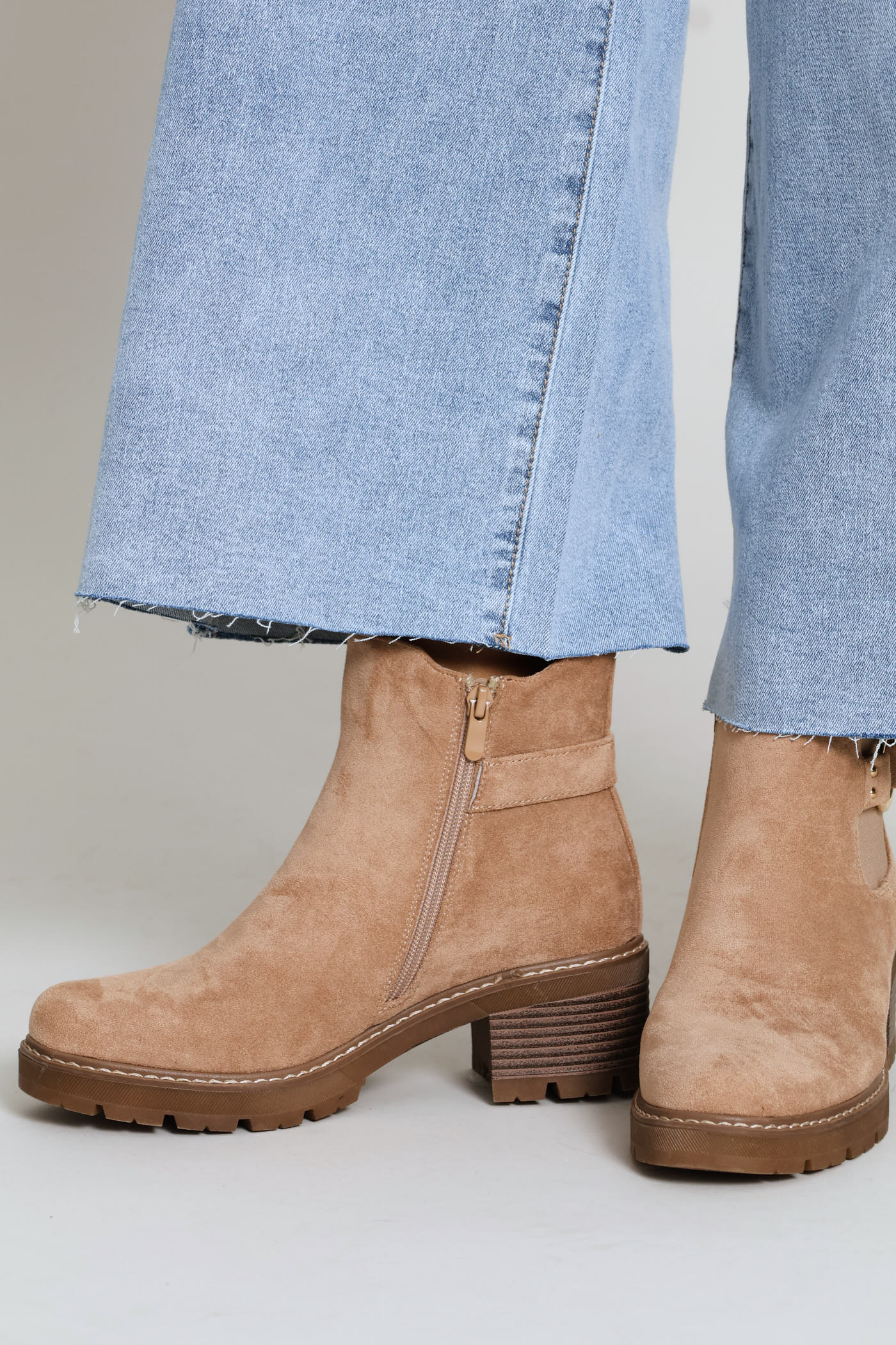 Ring Detail Chunky Suede Chelsea Boot - Taupe - Image 11