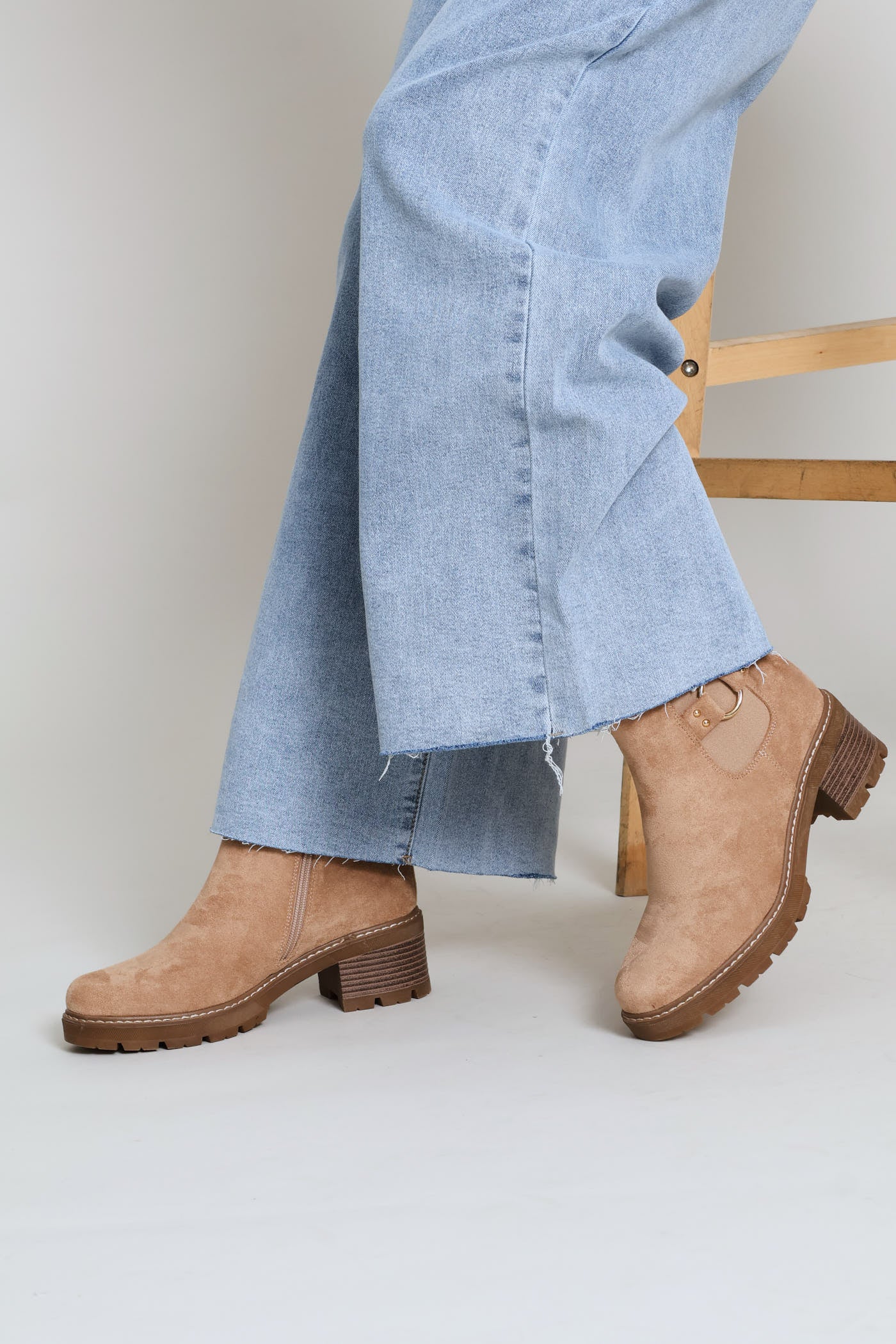Ring Detail Chunky Suede Chelsea Boot - Taupe - Image 9