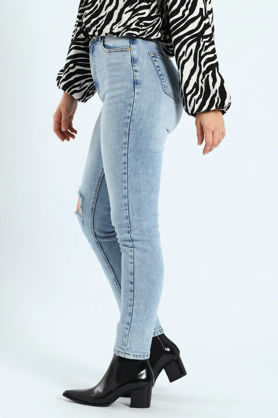 Rip Knee Mom Jean - Light Wash - Image 3
