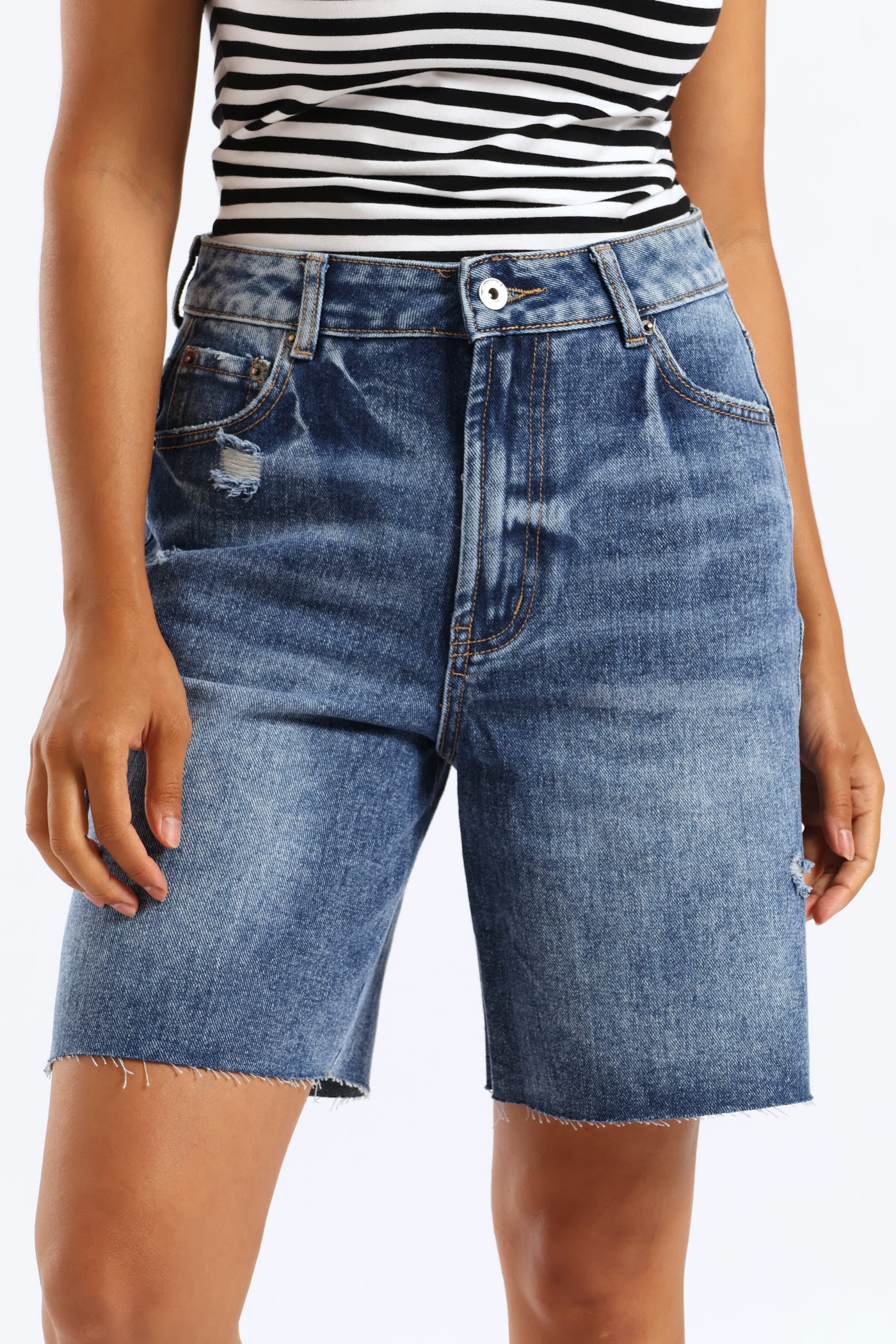 Ripped Thigh Boyfriend Short - Salty Mid Wash - Image 2