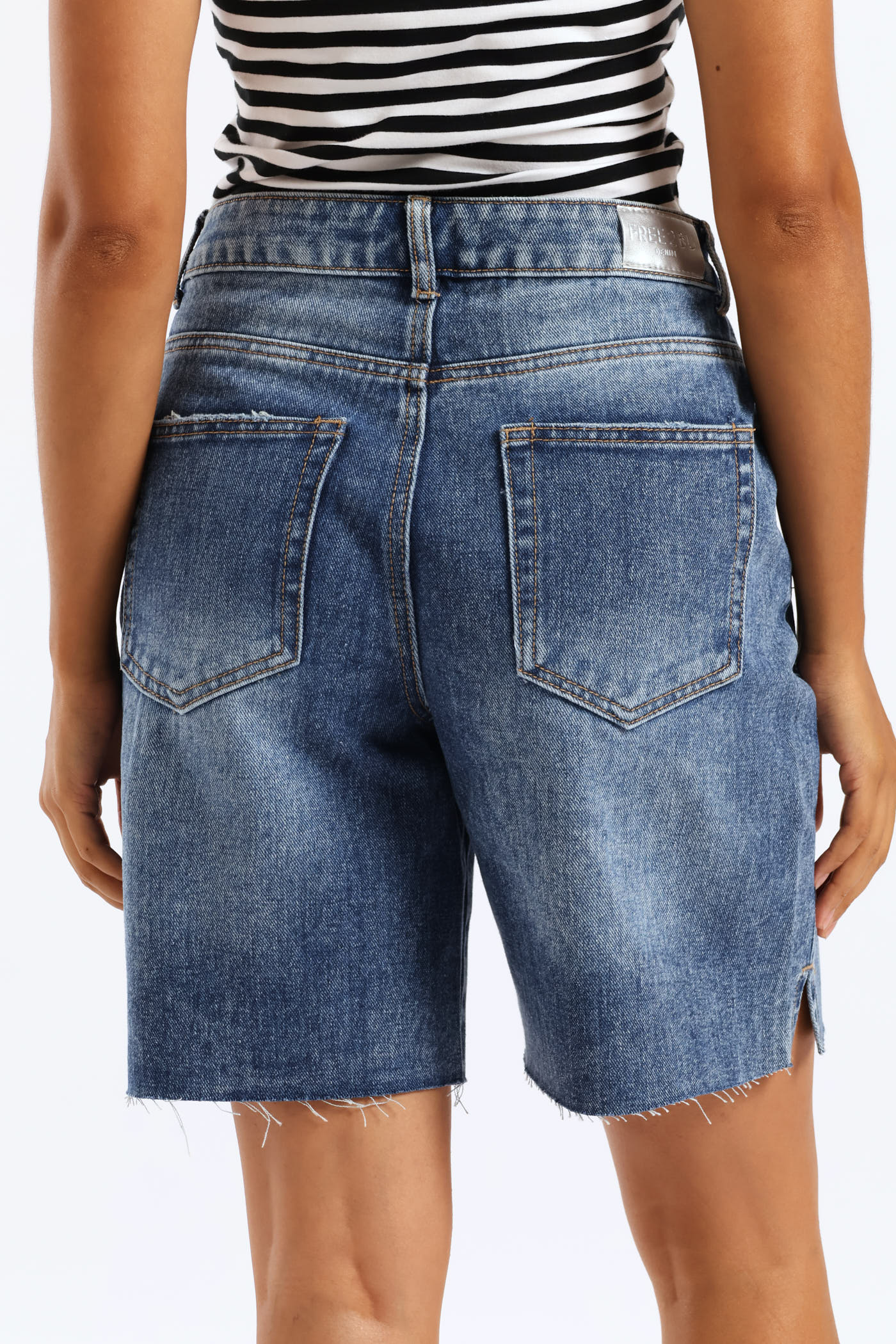 Ripped Thigh Boyfriend Short - Salty Mid Wash - Image 4