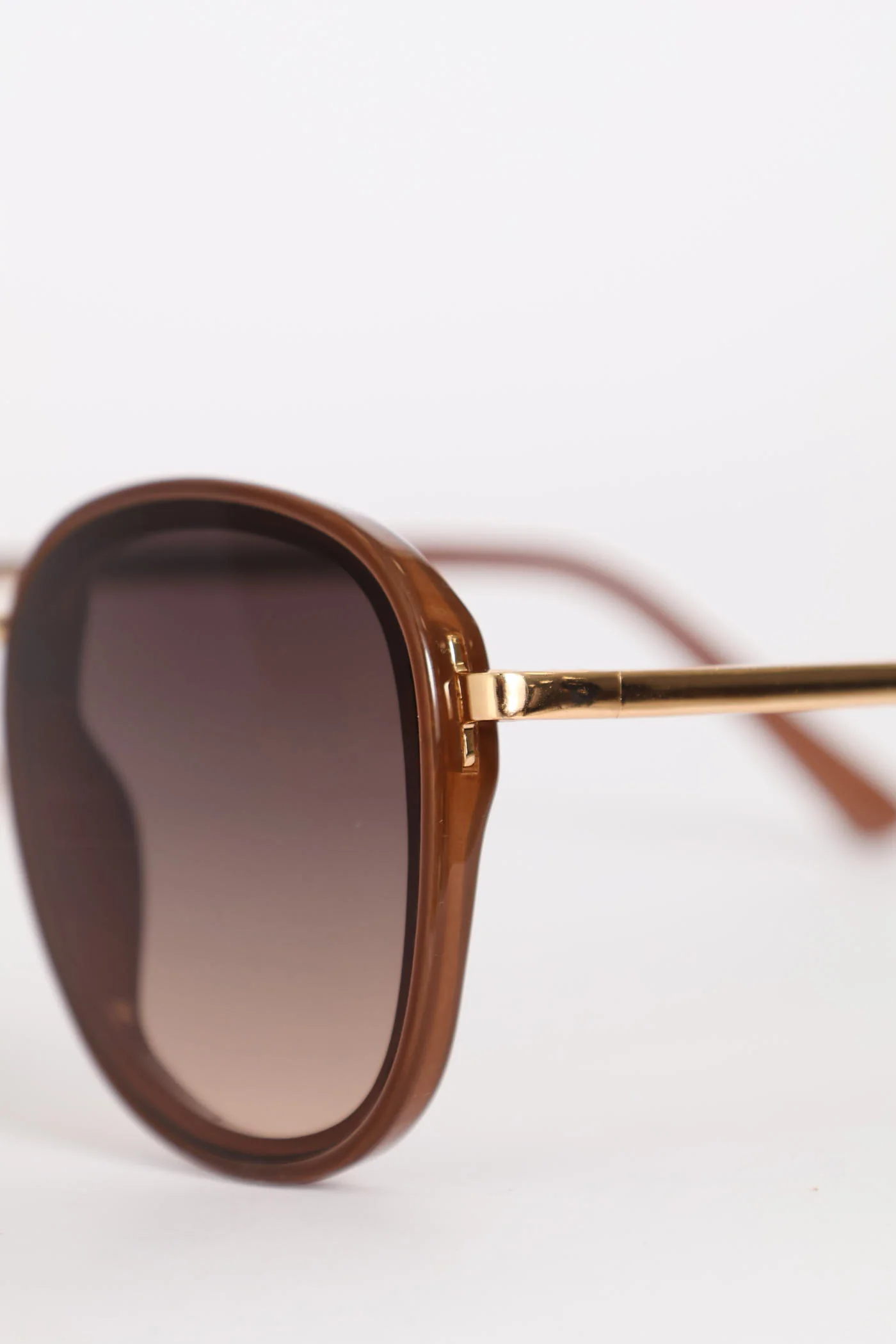 Round Frame Smoke Ombre Tan Lense Sunglasses - Brown - Image 2