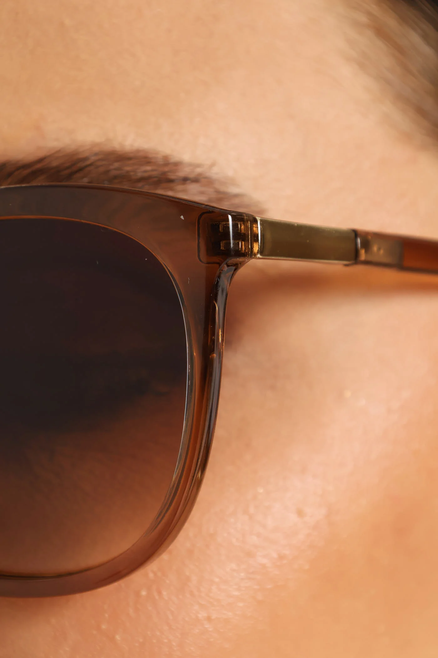 Rounded Gold Temple Catseye Sunglasses - Light Brown - Image 2