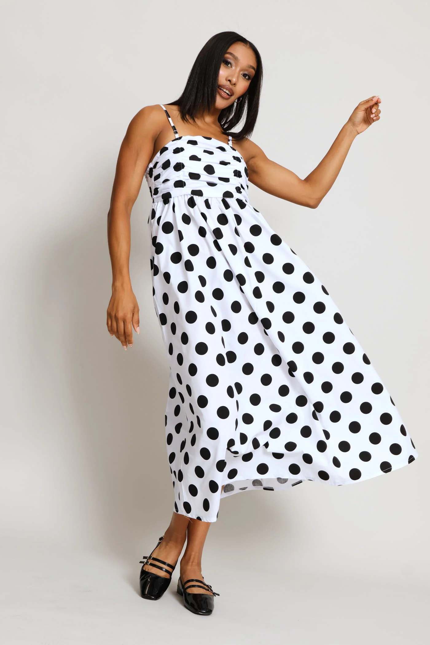 Ruched Bodice Strapless Fit & Flare Polka Midi Dress - White/Black - Image 5