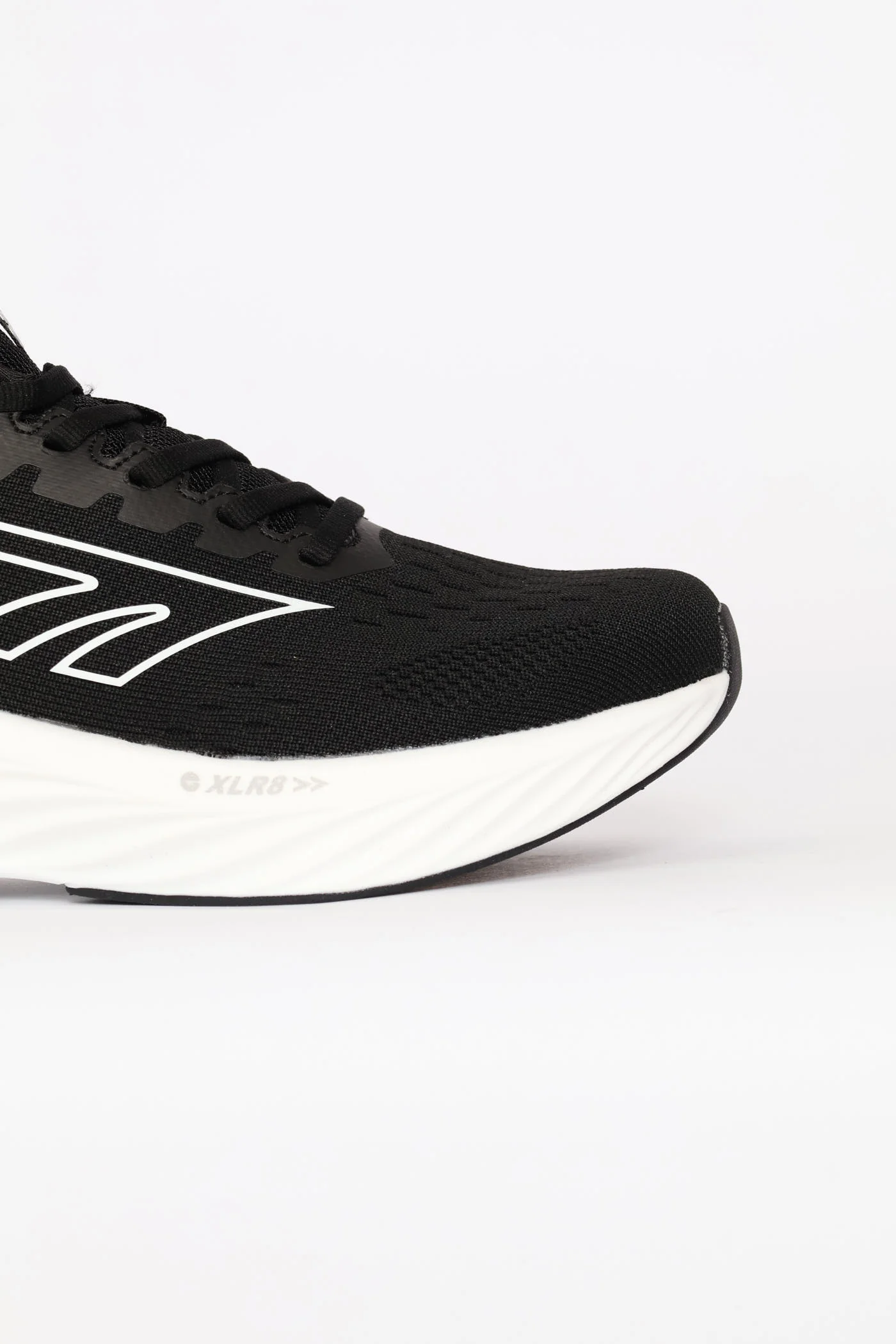Satalite Mesh Trainer - Black/White - Image 5