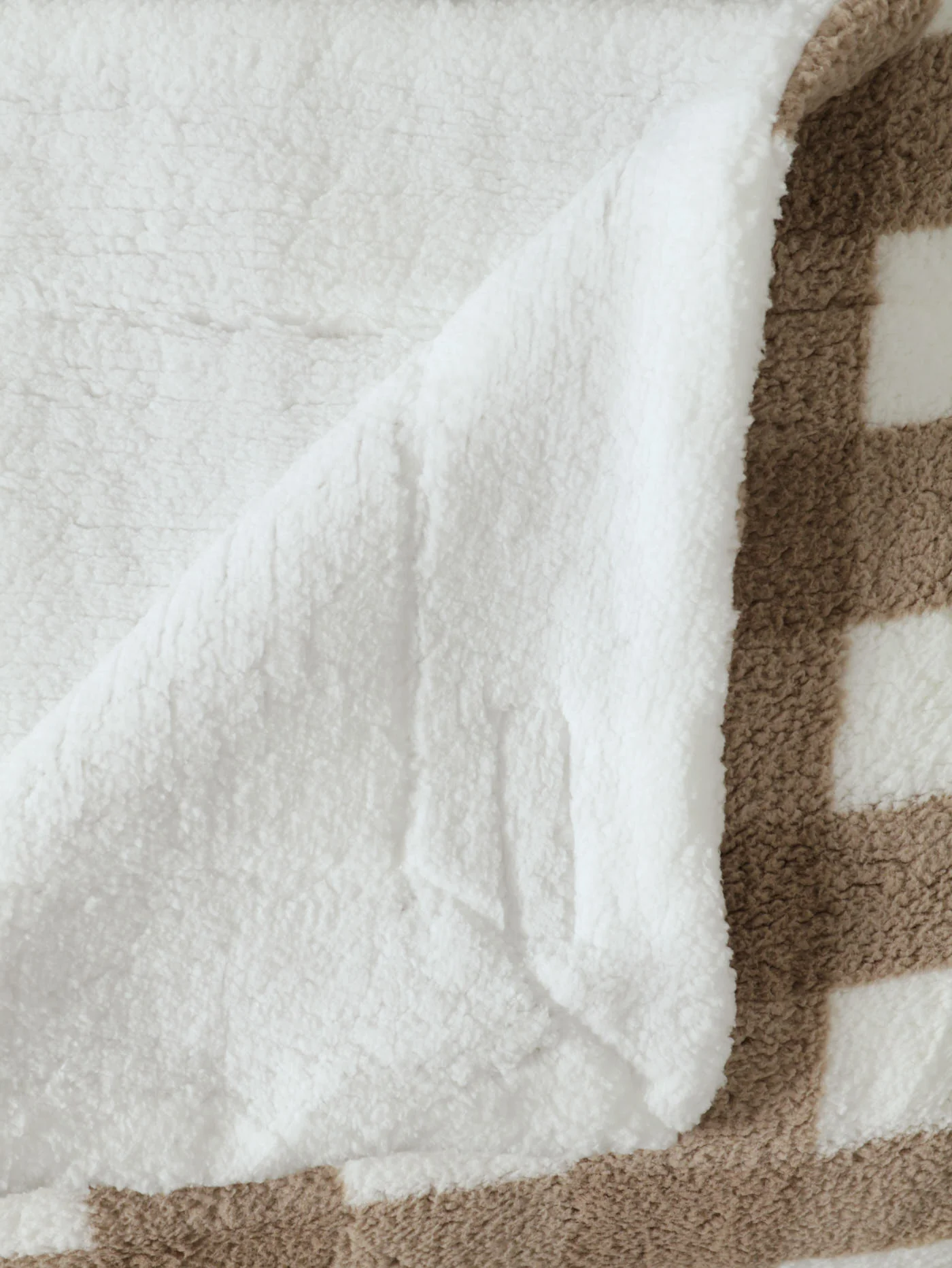 Scottish Checked Sherpa Blanket - Image 5