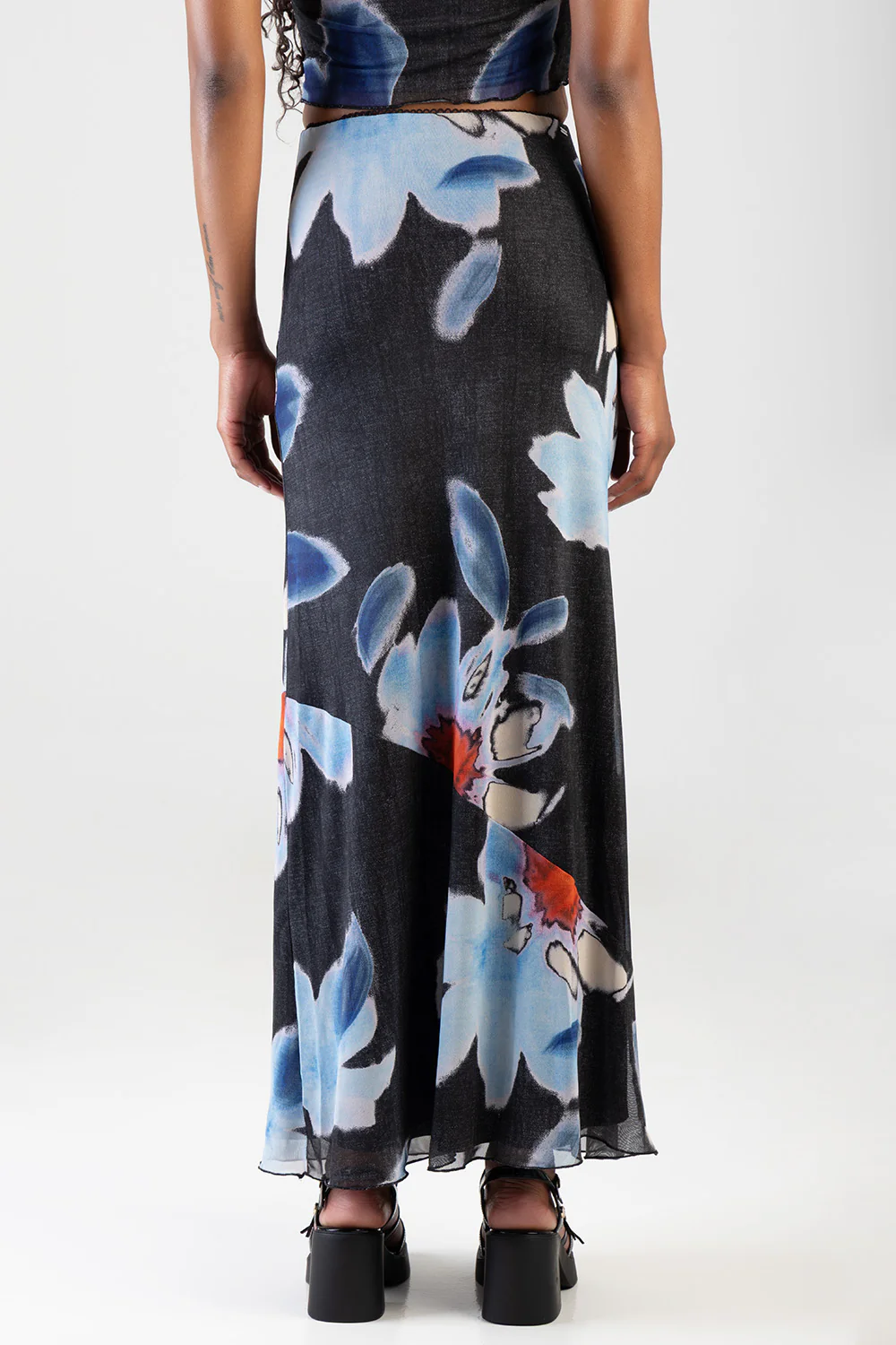 See The Sunrise Maxi Skirt - Black/Blue - Image 4