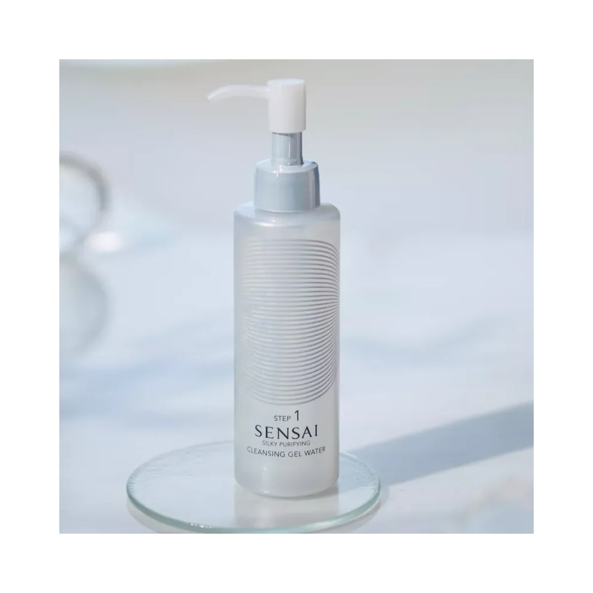 Silky Purifying Cleansing Gel Water - Image 3