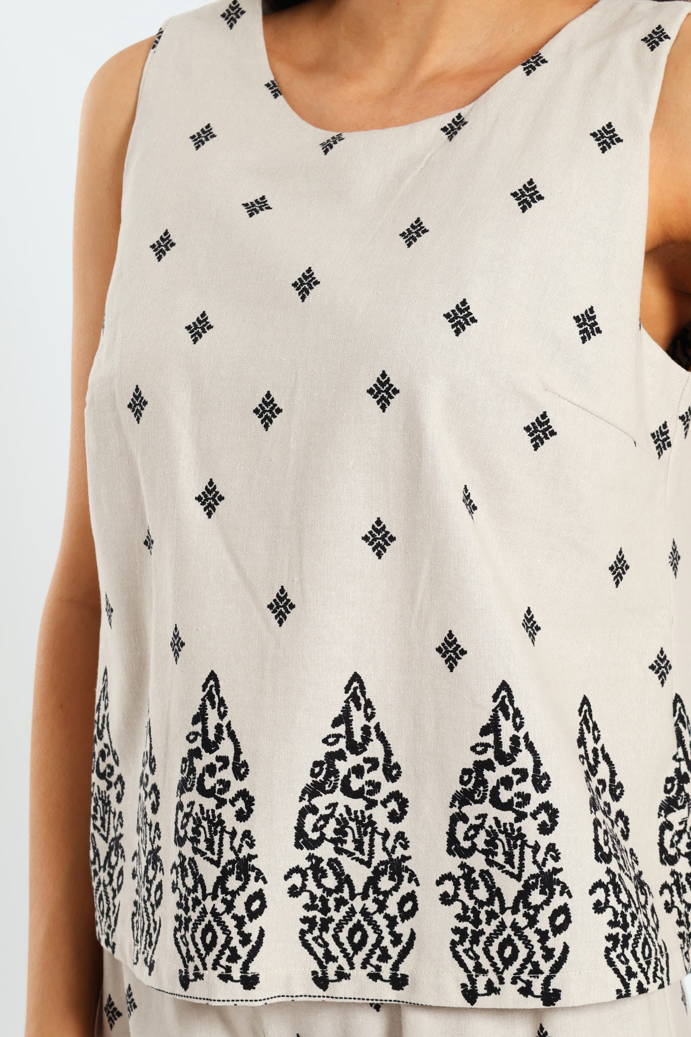 Shell Tank With Border - Beige/Black - Image 3
