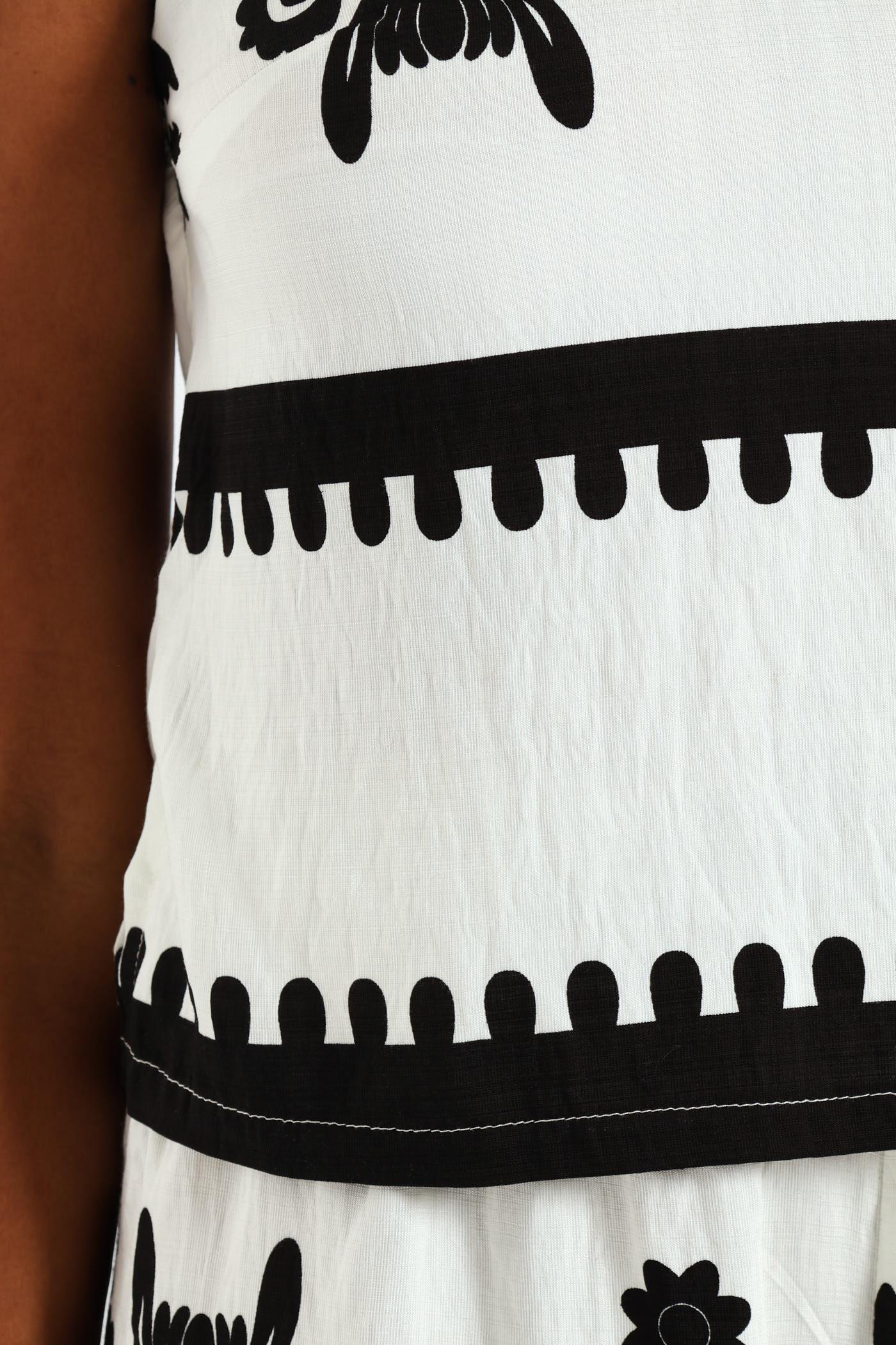 Shell Tank With Border - White/Black - Image 6