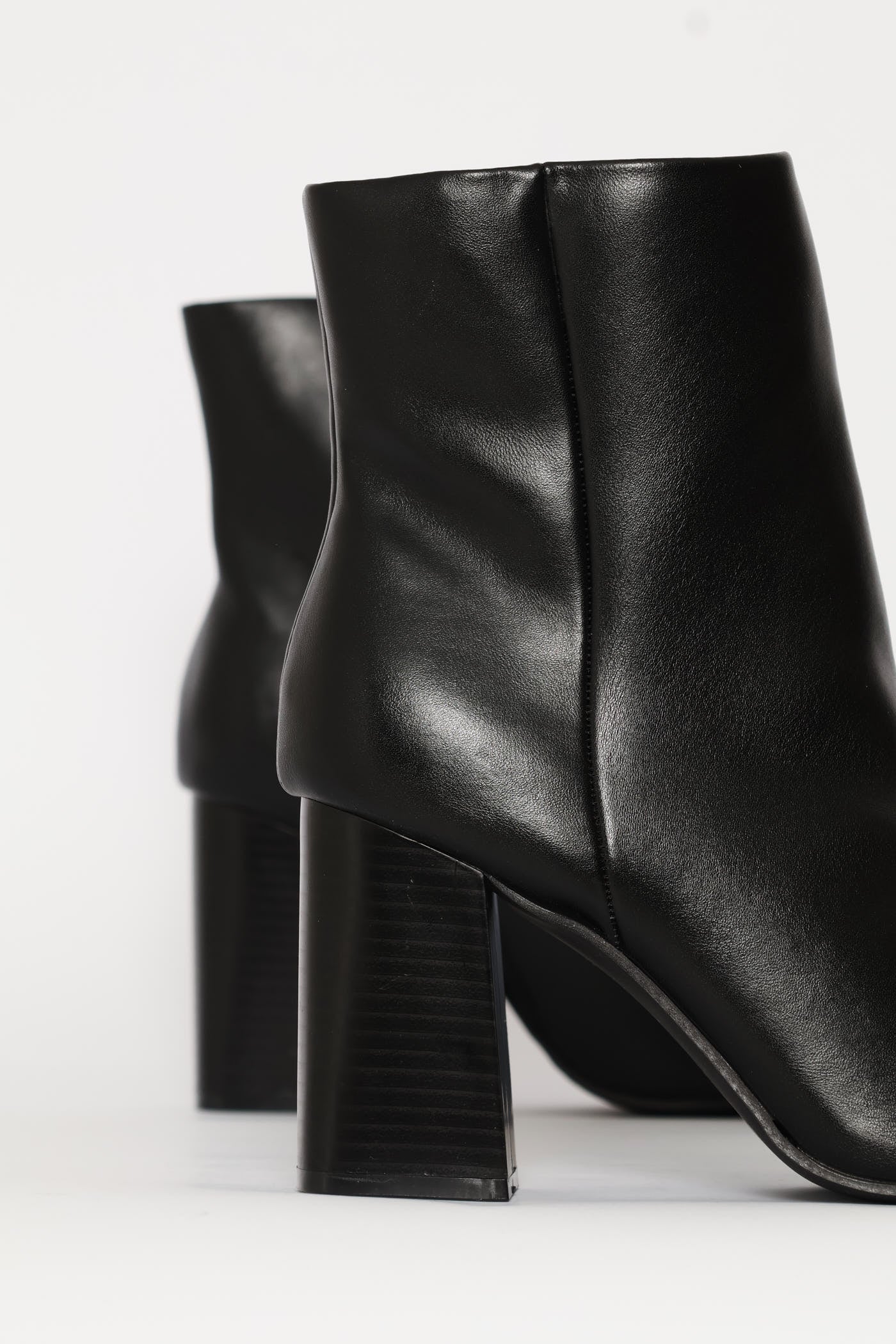 Shiny Pointed Ankle Boot - Black - Image 6