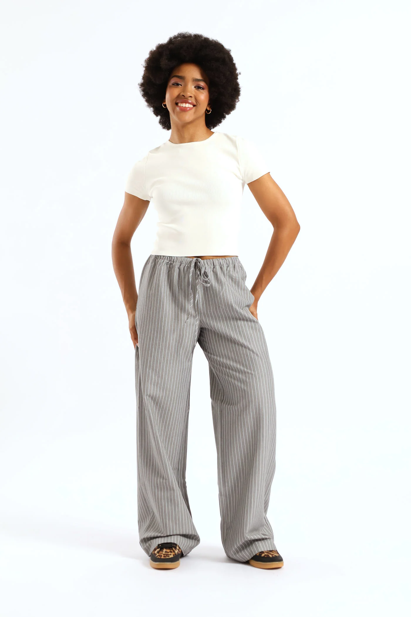 Short Sleeve Cropped Sweater Top - White - Image 9