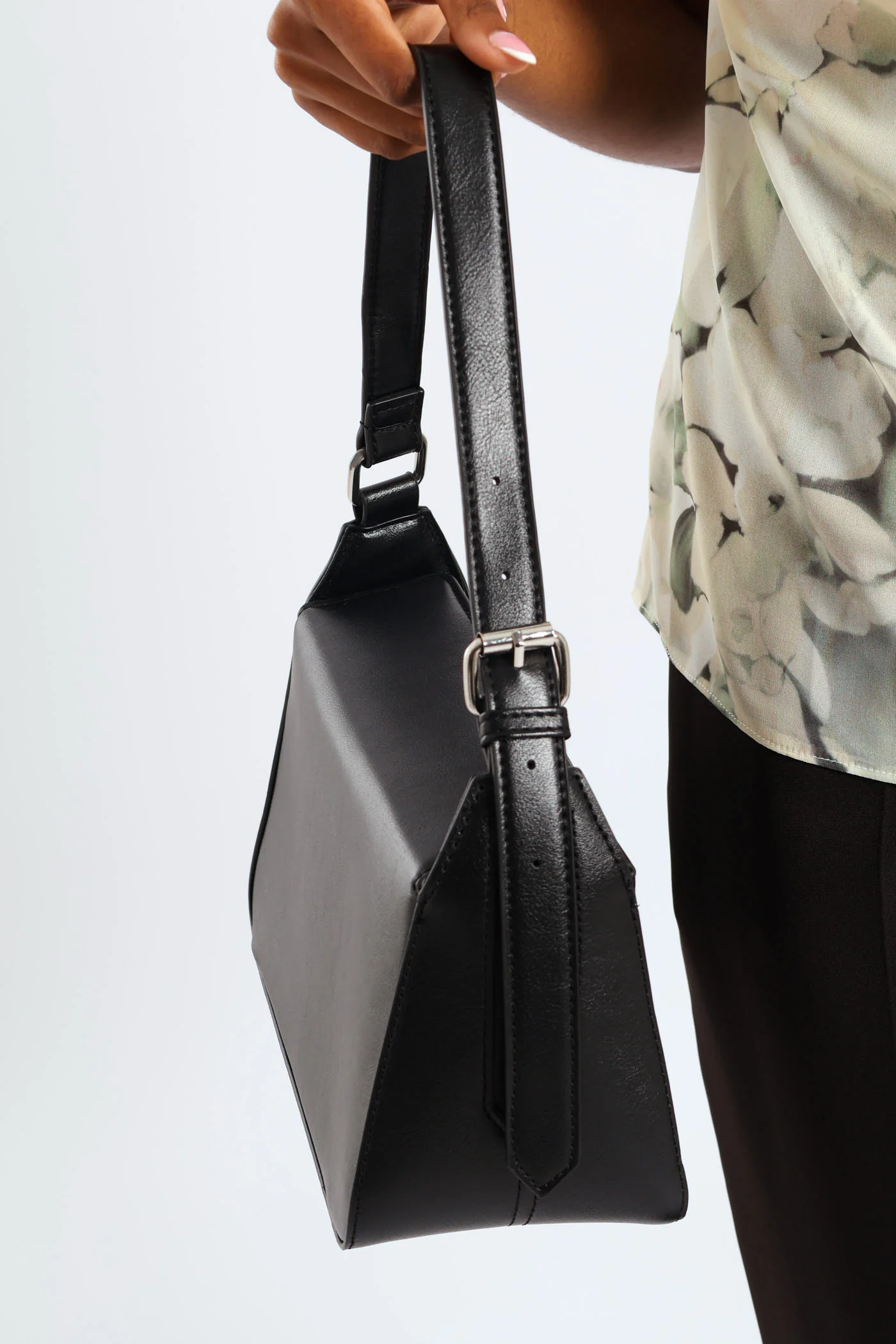 Magnetic Closure Shoulder Bag - Black - Image 2