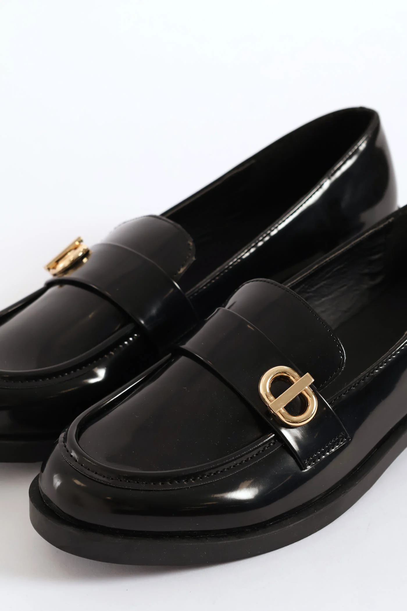 Side Circle Trim Shiny Loafer - Black - Image 6