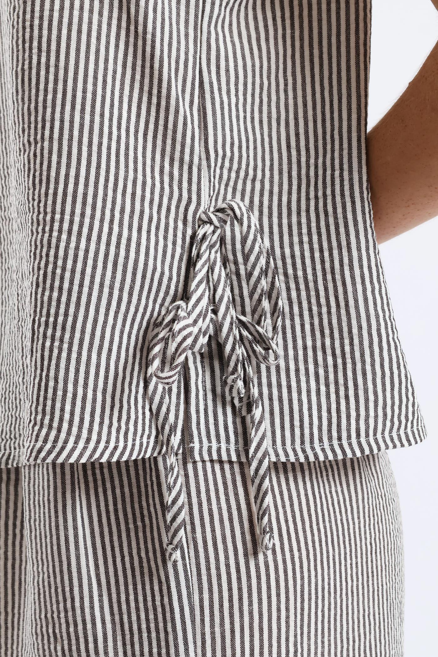 Side Tie Detail Pinstripe Shell Tank - Cream/Black - Image 4