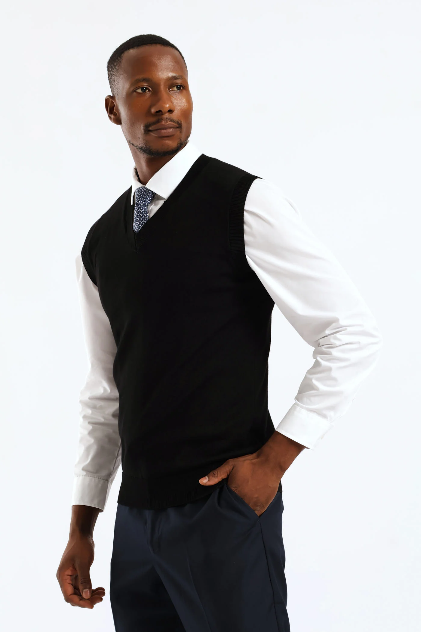 Signature Regular Knit Vest - Black - Image 4