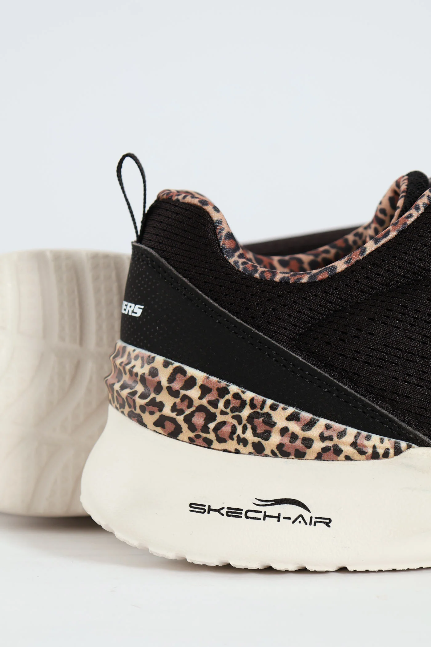 Skech-Air Dynamight Sneaker - Black - Image 6