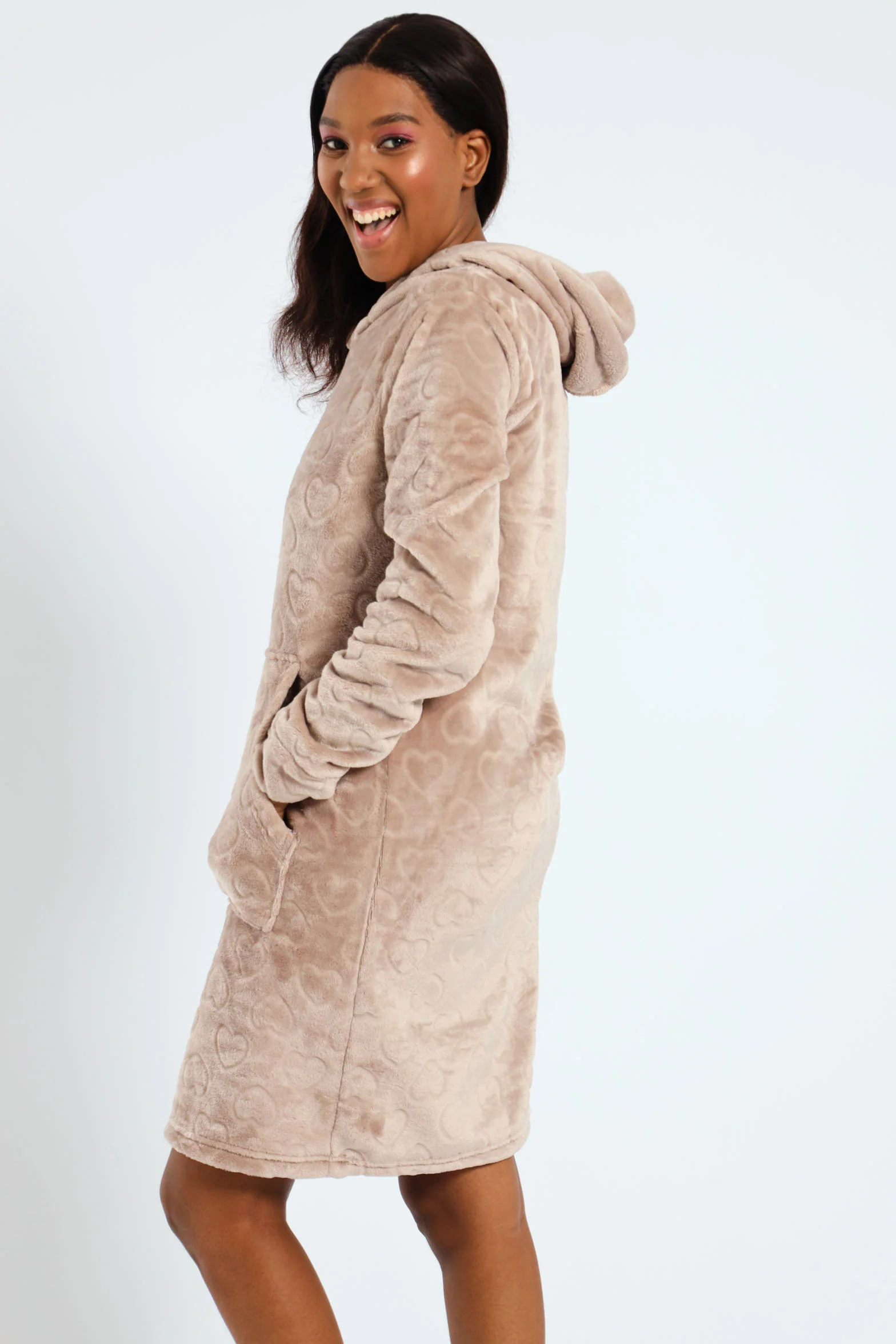 Slim Fit Embossed Hearts Snuggie - Light Brown - Image 5