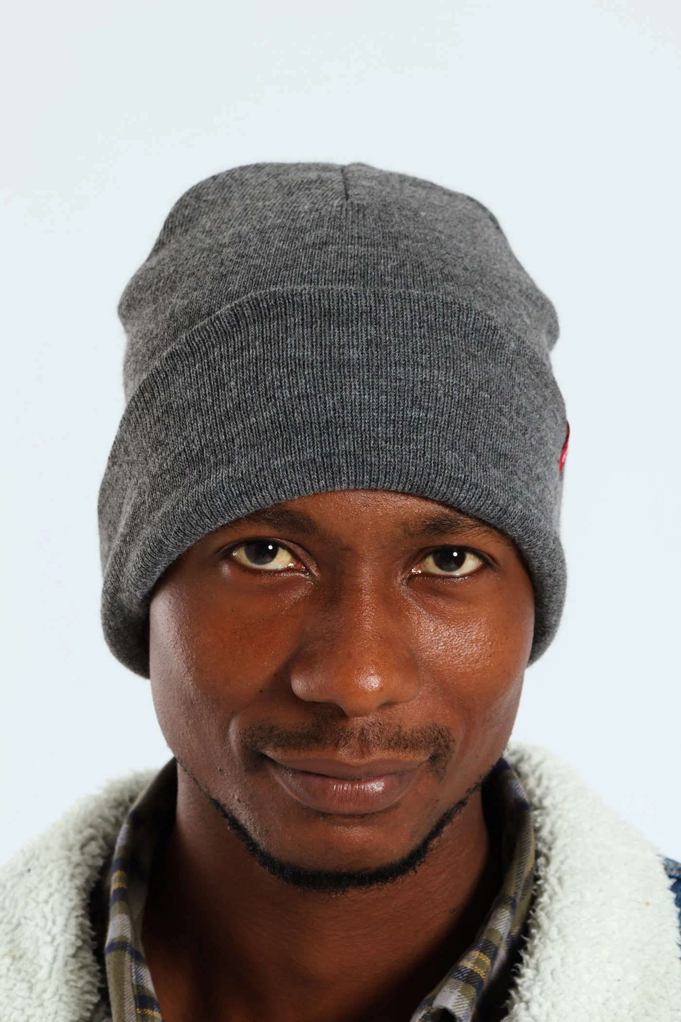 Slouchy Red Tab Beanie - Grey Melange - Image 4