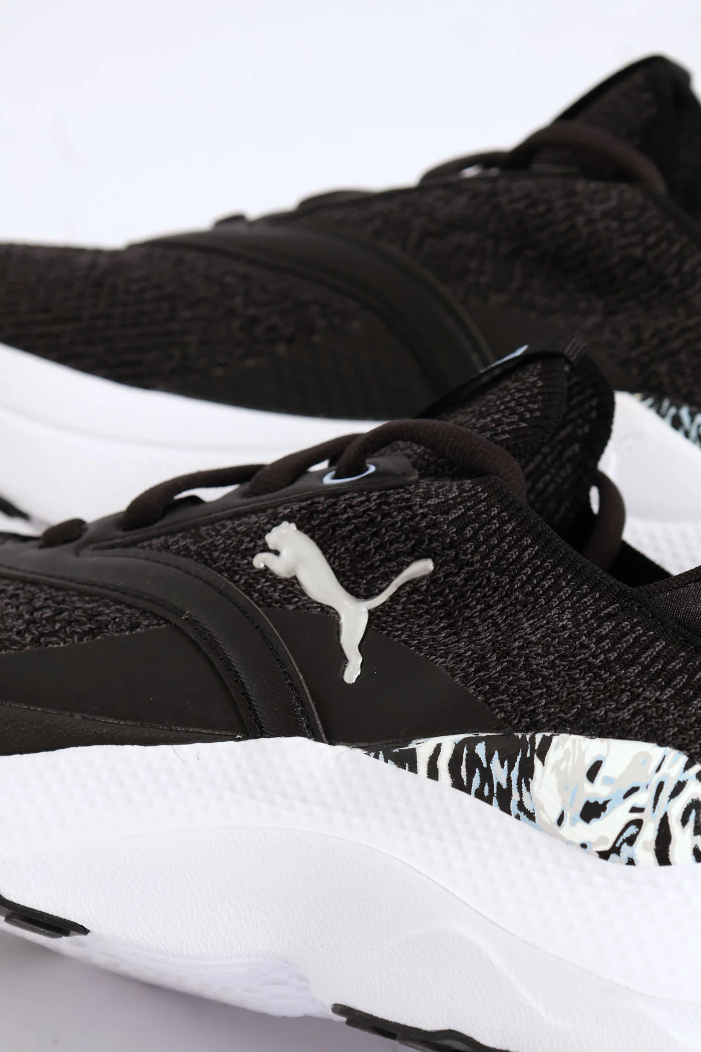 Softride Mayve Mystic Sneaker - Black - Image 2