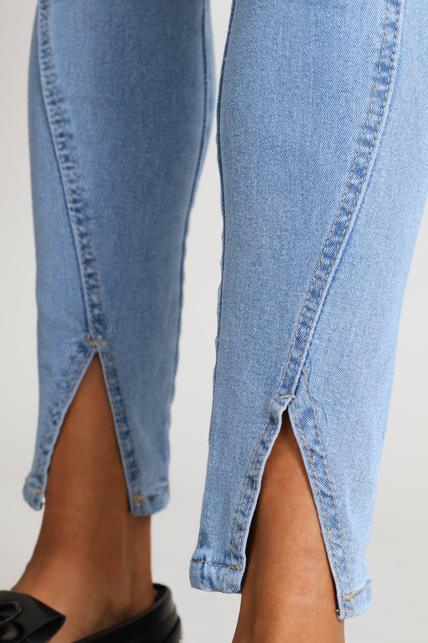 Split Hem Skinny Denim - Light Wash - Image 5