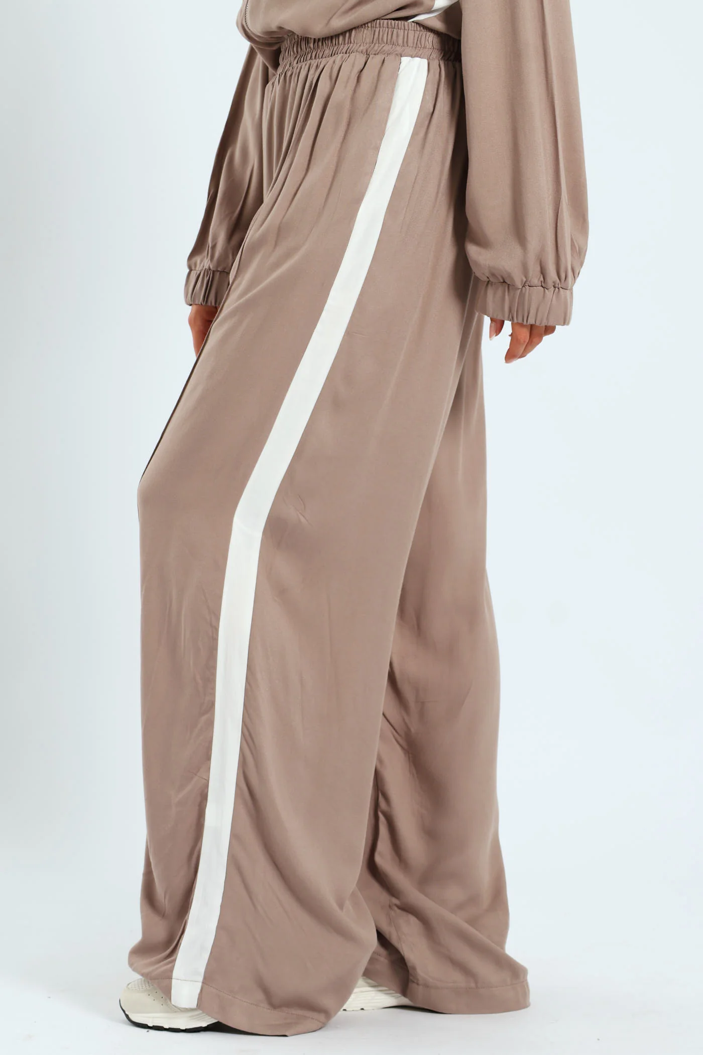 Sportstripe & Pintuck Pull-On Wideleg Pants - Taupe - Image 2
