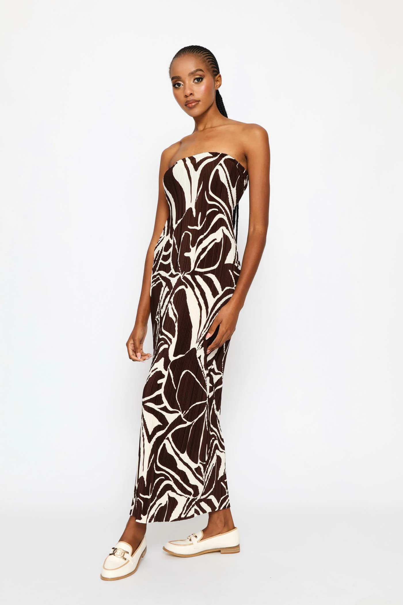 Strapless Plisse Bodycon Maxi Dress - Brown - Image 3