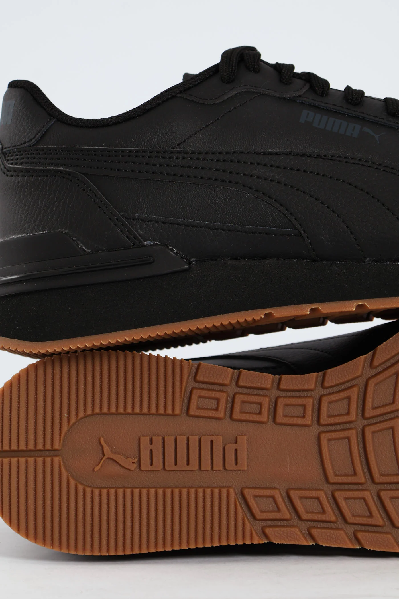Street Runner V4 Low Sneaker - Black - Image 2