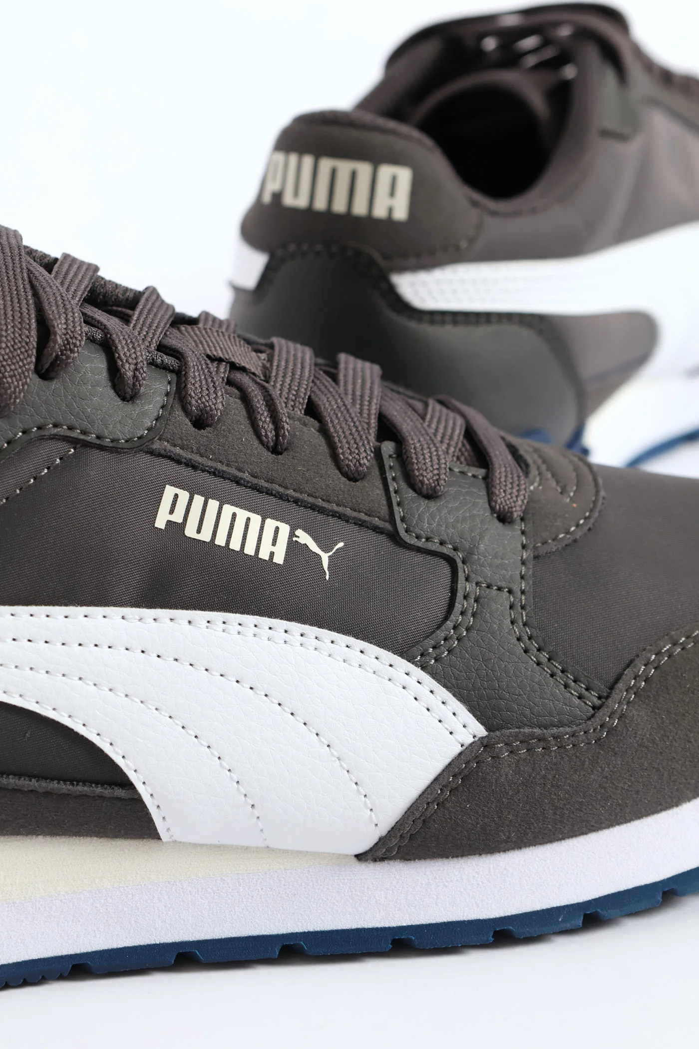 Street Runner V4 NL Sneaker - Dark Grey - Image 3