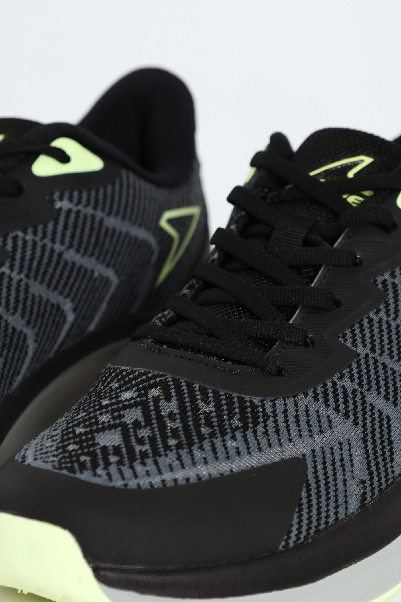 Stride Jacquard Tech Mesh Trainer - Black/Grey - Image 5