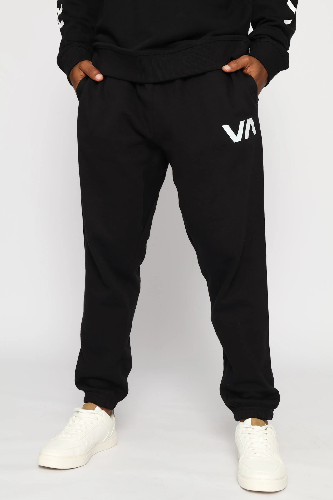 Swift Trackpant - Black - Image 2